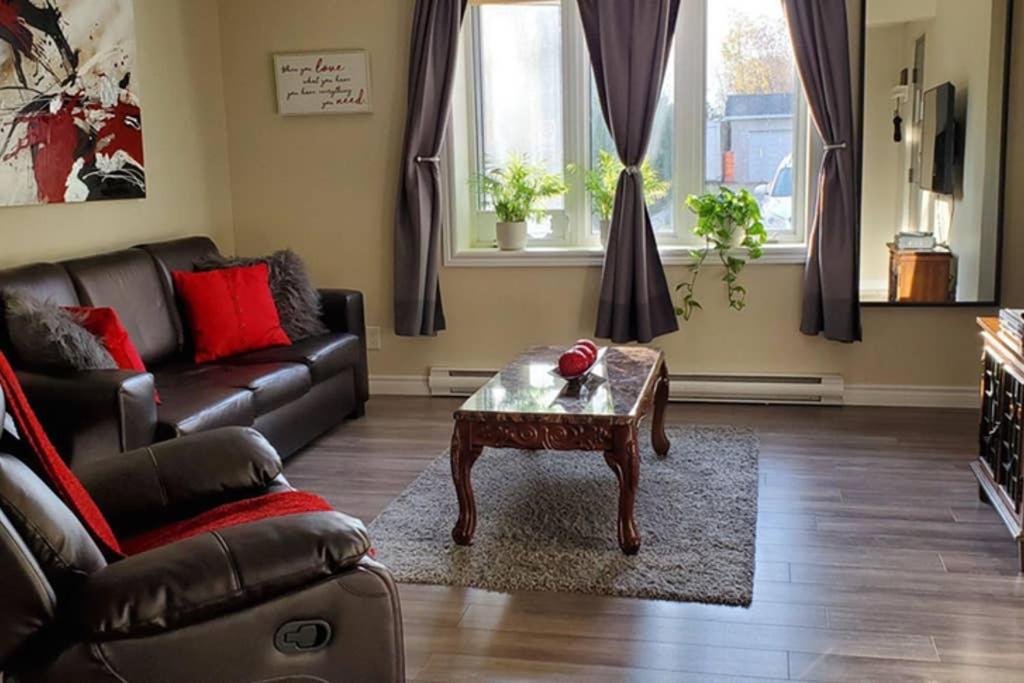 2-Bedroom Apartment Sweet #2 by Amazing Property Rentals view 2