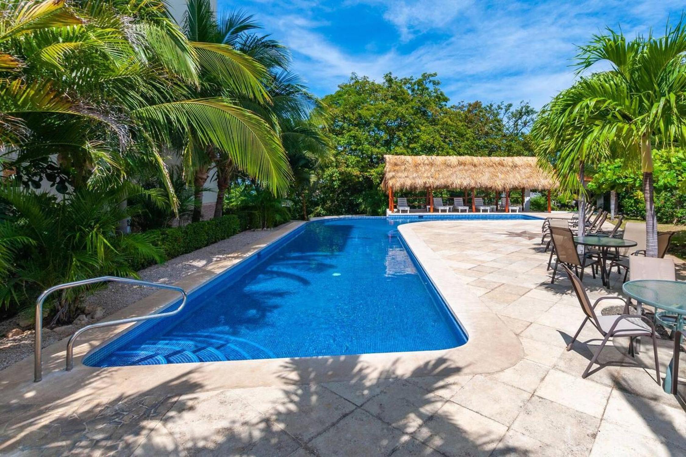 Fifth-Floor Condo with Breathtaking Ocean Views, Stylish Interior & Prime Location Near Flamingo Beach