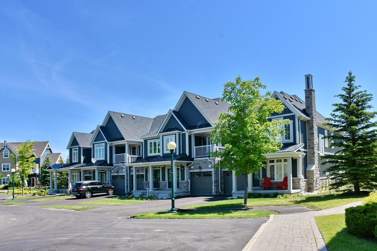 New Blue Mountain Village Snowbridge Executive Townhome Sleeps 10 with Outdoor Pool and Shuttle