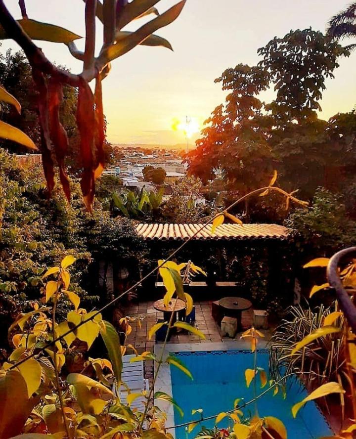Hostel da 13 e Suítes view 2