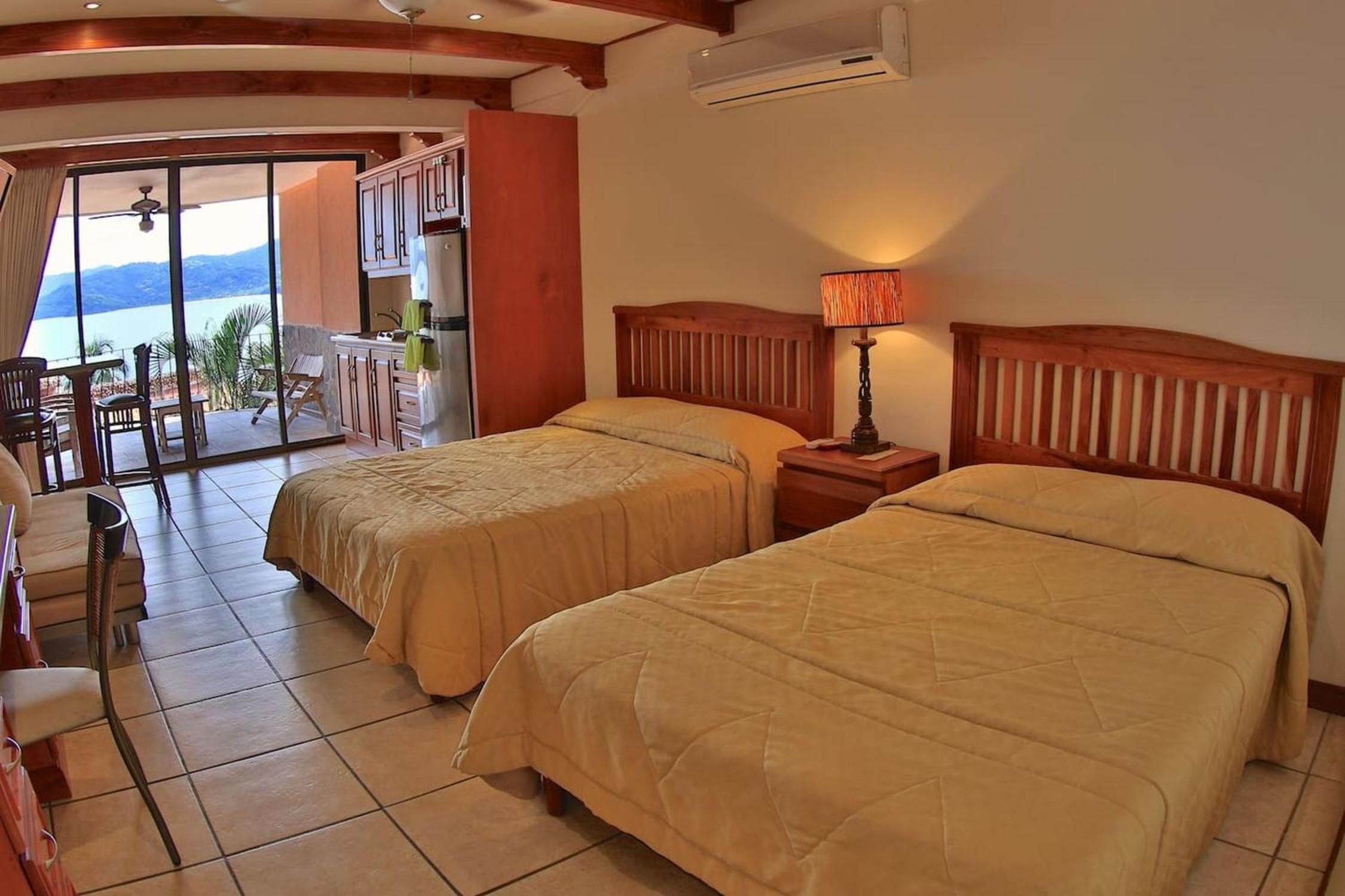 Oceanview Studio Apartment with Community Pool & Views of Flamingo Marina