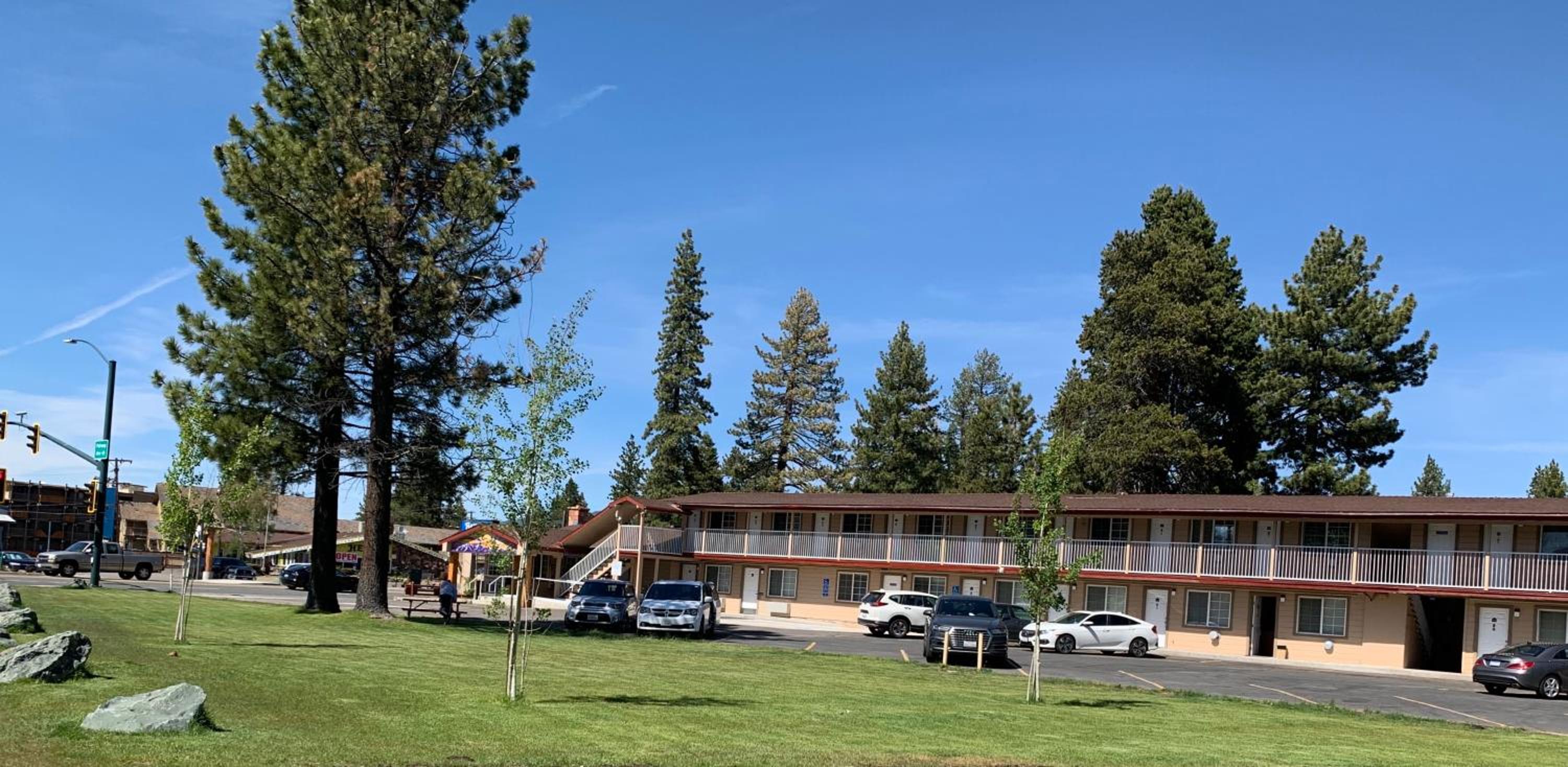 Lake Tahoe Vacations - Beverly Lodge - Property Image 30