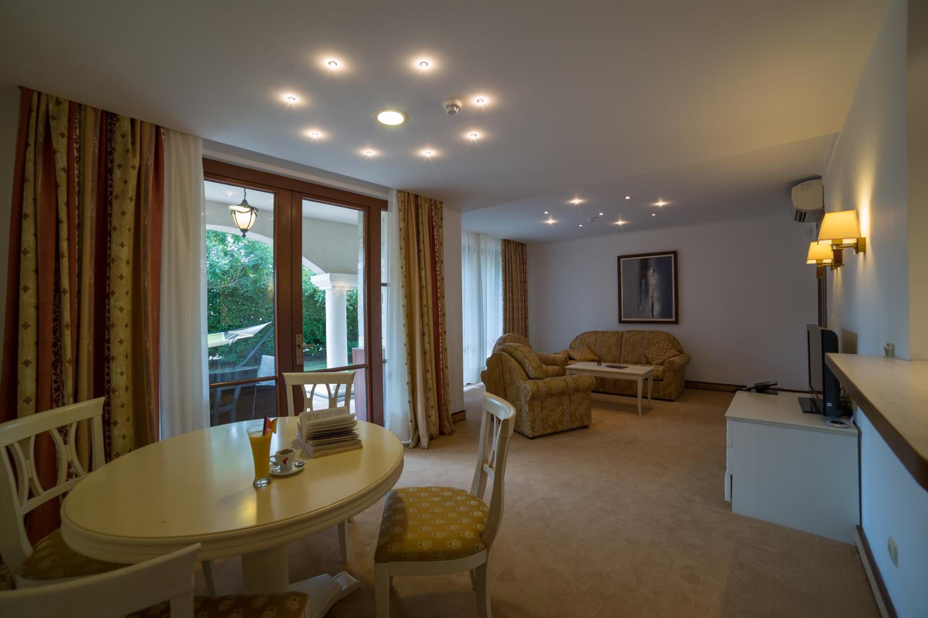 Helena VIP Villas and Suites - Half Board