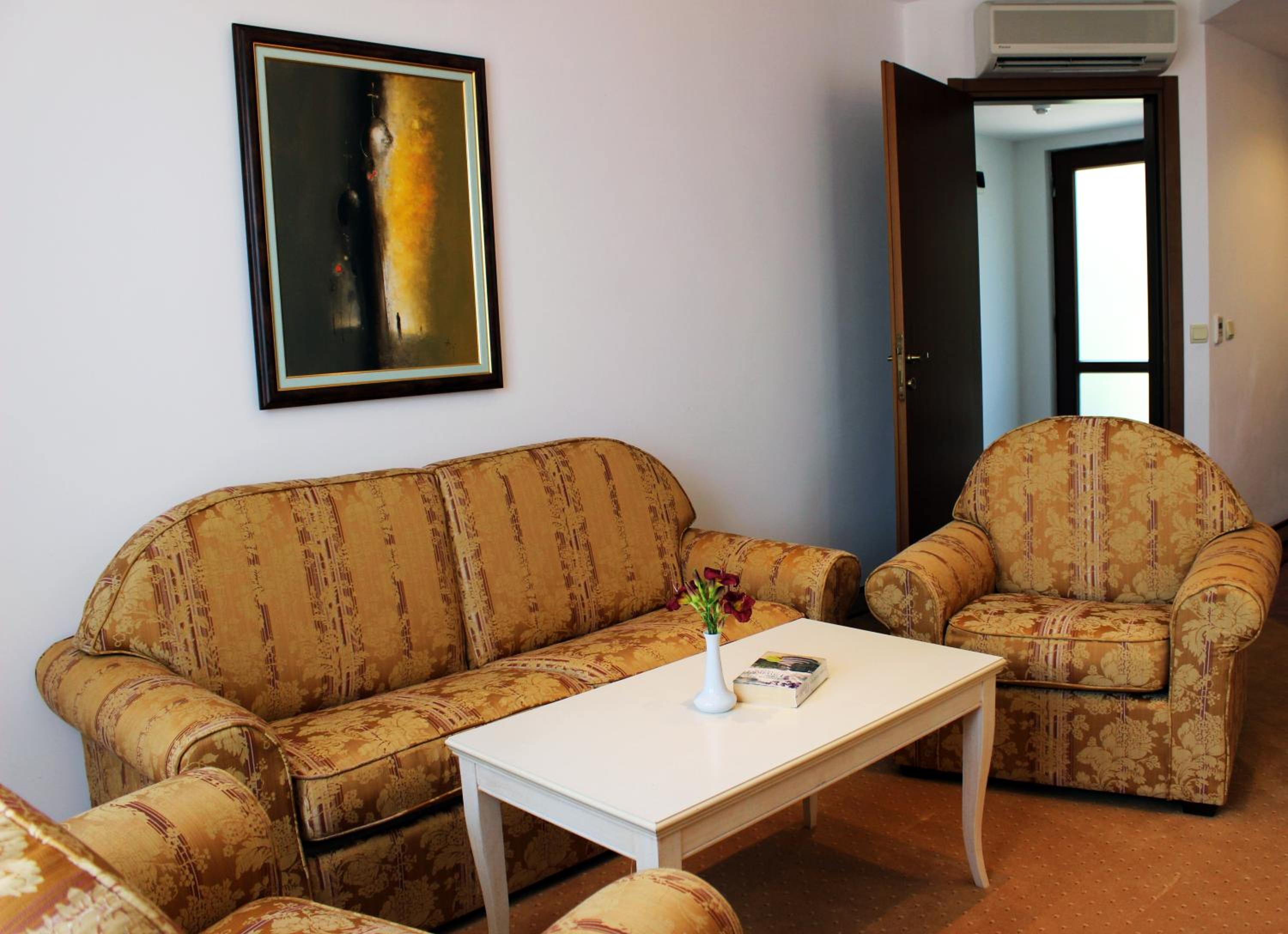 Helena VIP Villas and Suites - Half Board