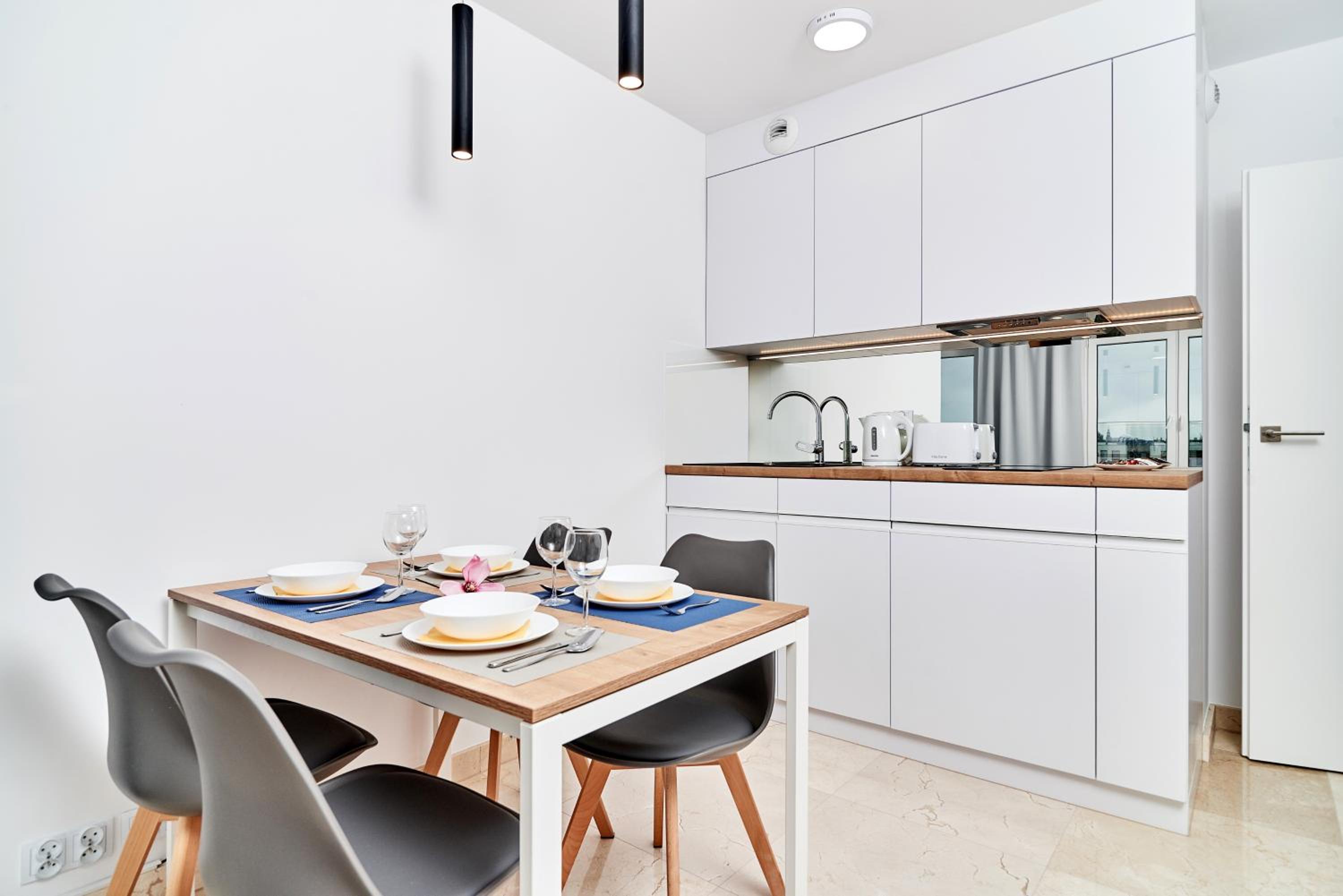 Apartments Wroclaw Pulaskiego by Renters view 4