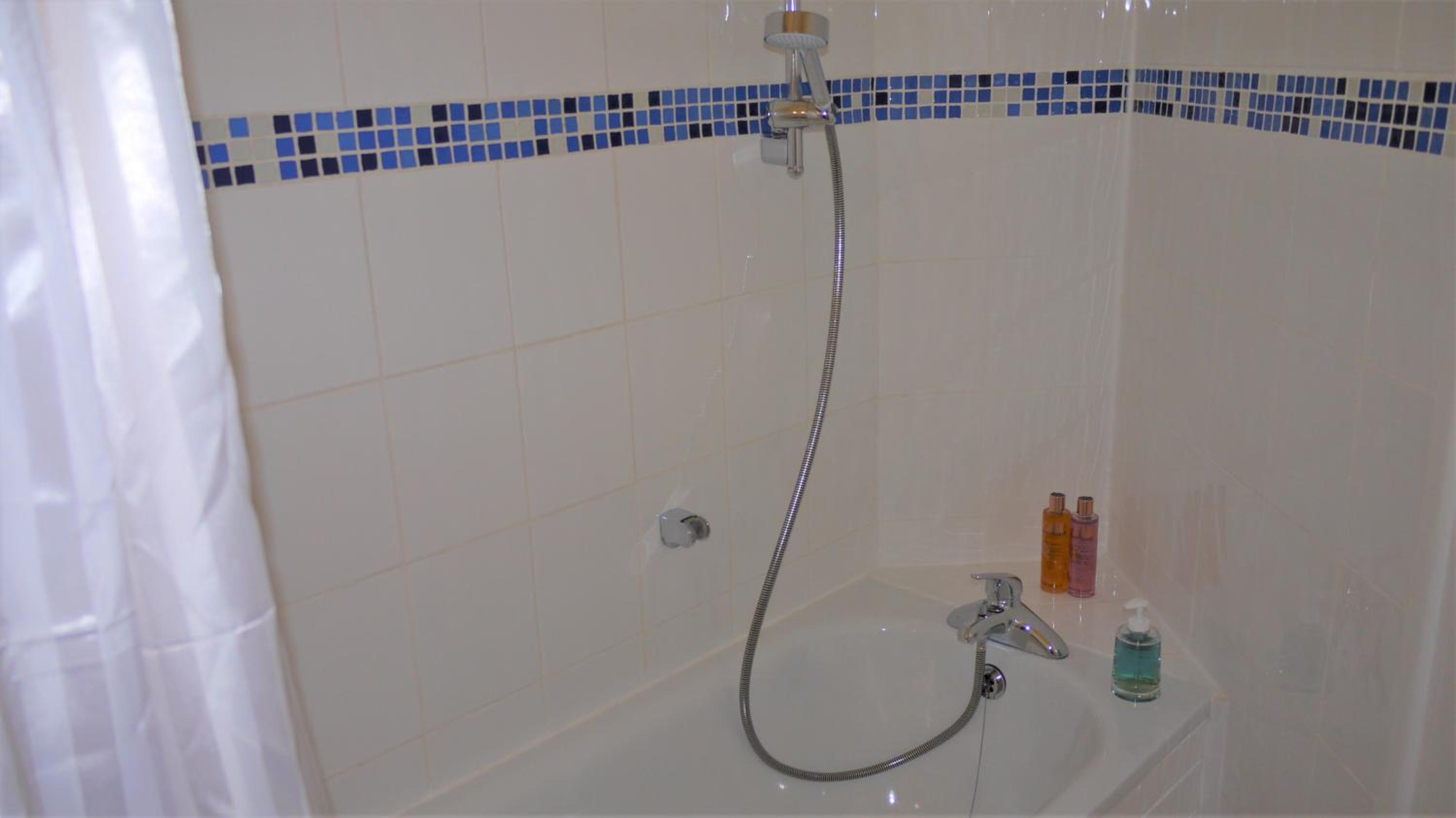 Lynton Vacations - Gable Lodge Guest House - Property Image 12