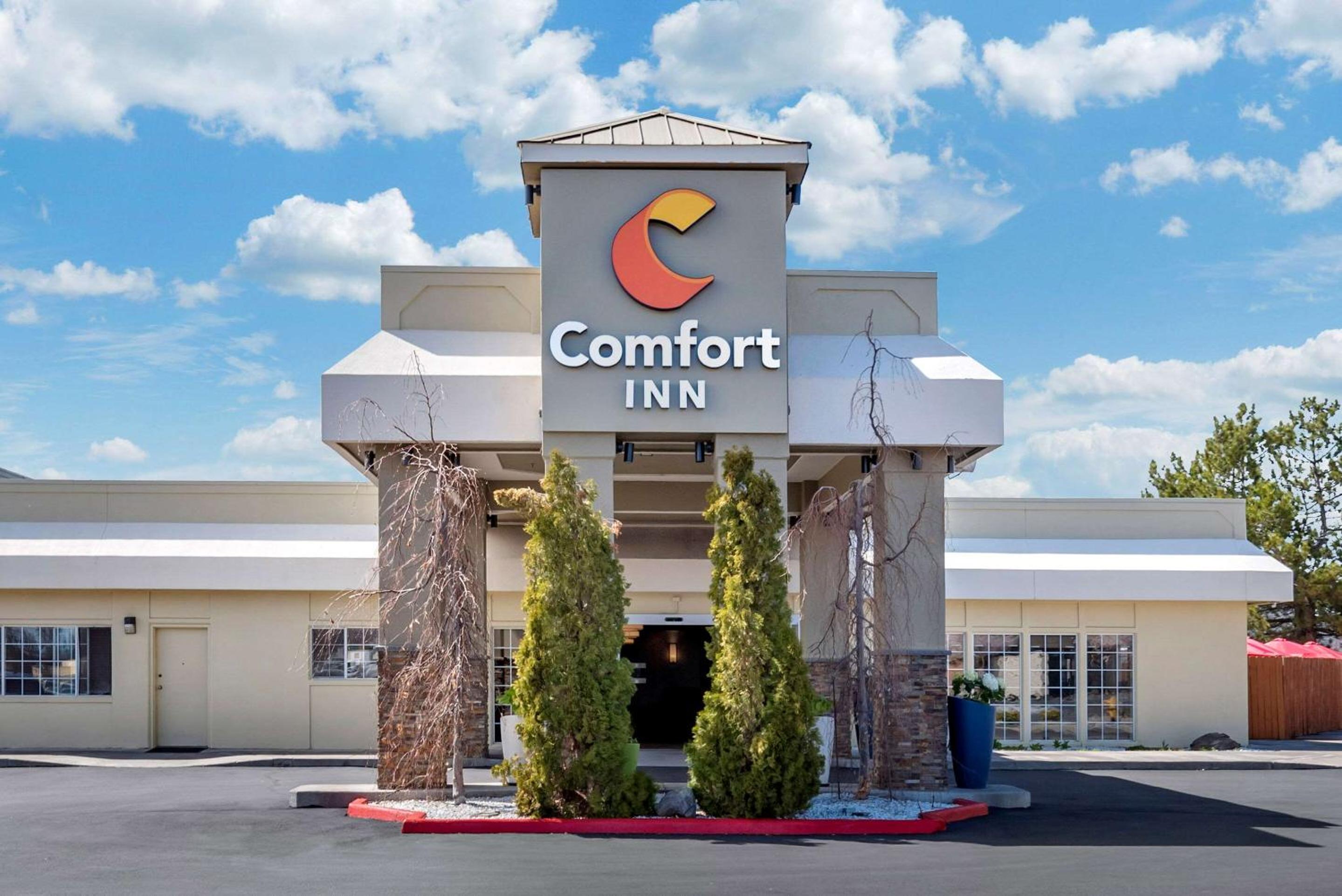 Klamath Falls Vacations - Comfort Inn  Suites - Property Image 10