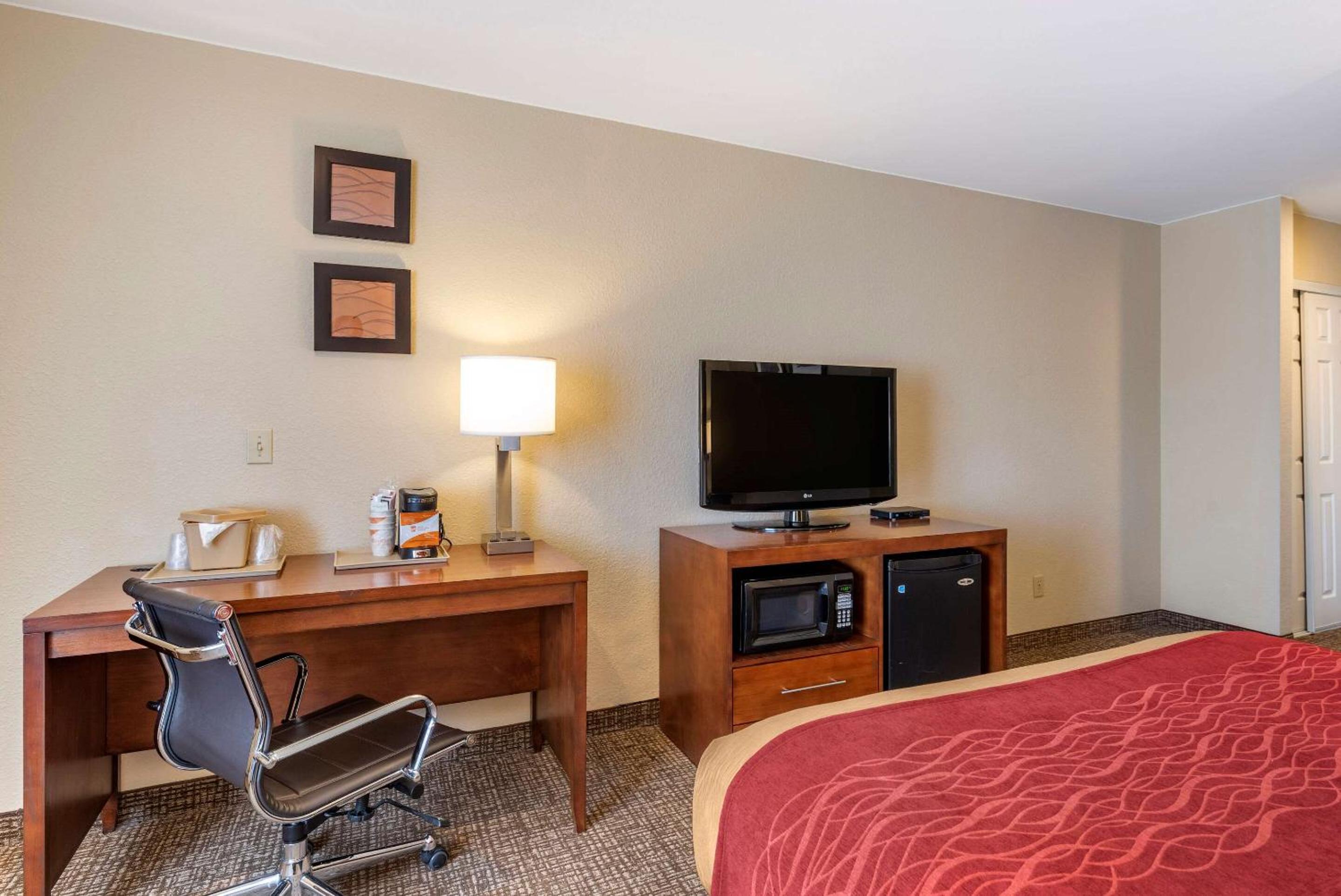 Klamath Falls Vacations - Comfort Inn  Suites - Property Image 24