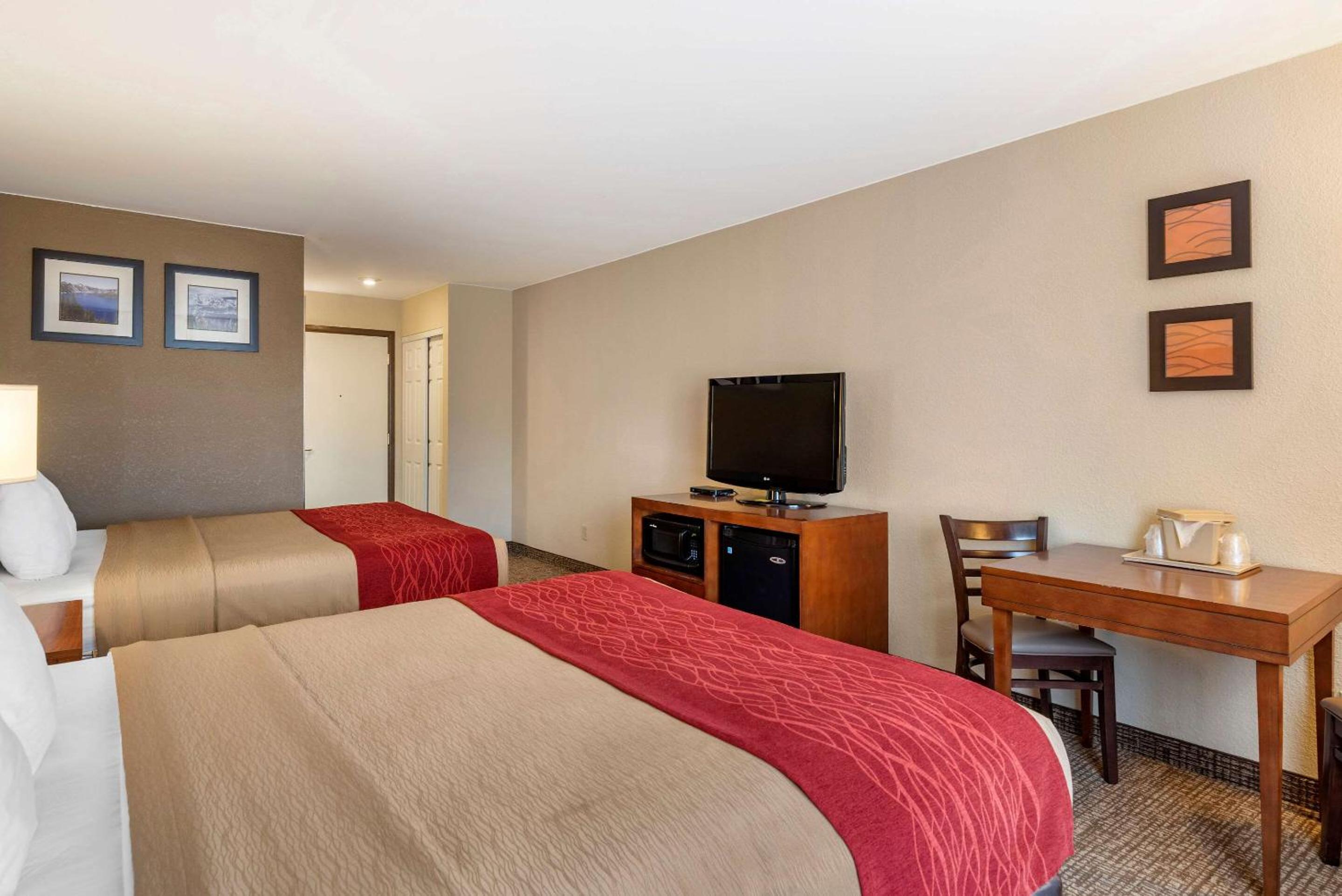 Klamath Falls Vacations - Comfort Inn  Suites - Property Image 32