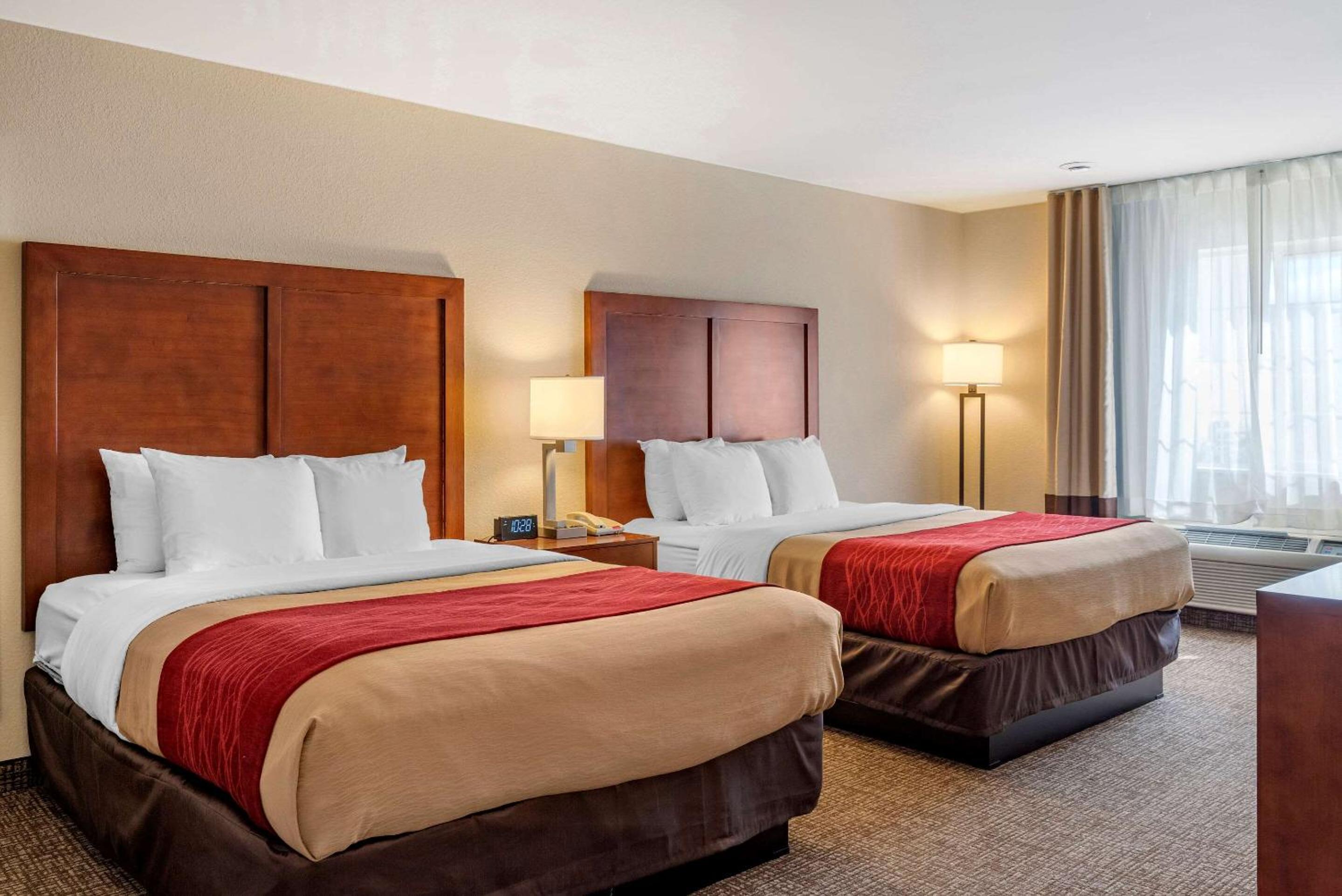 Klamath Falls Vacations - Comfort Inn  Suites - Property Image 4