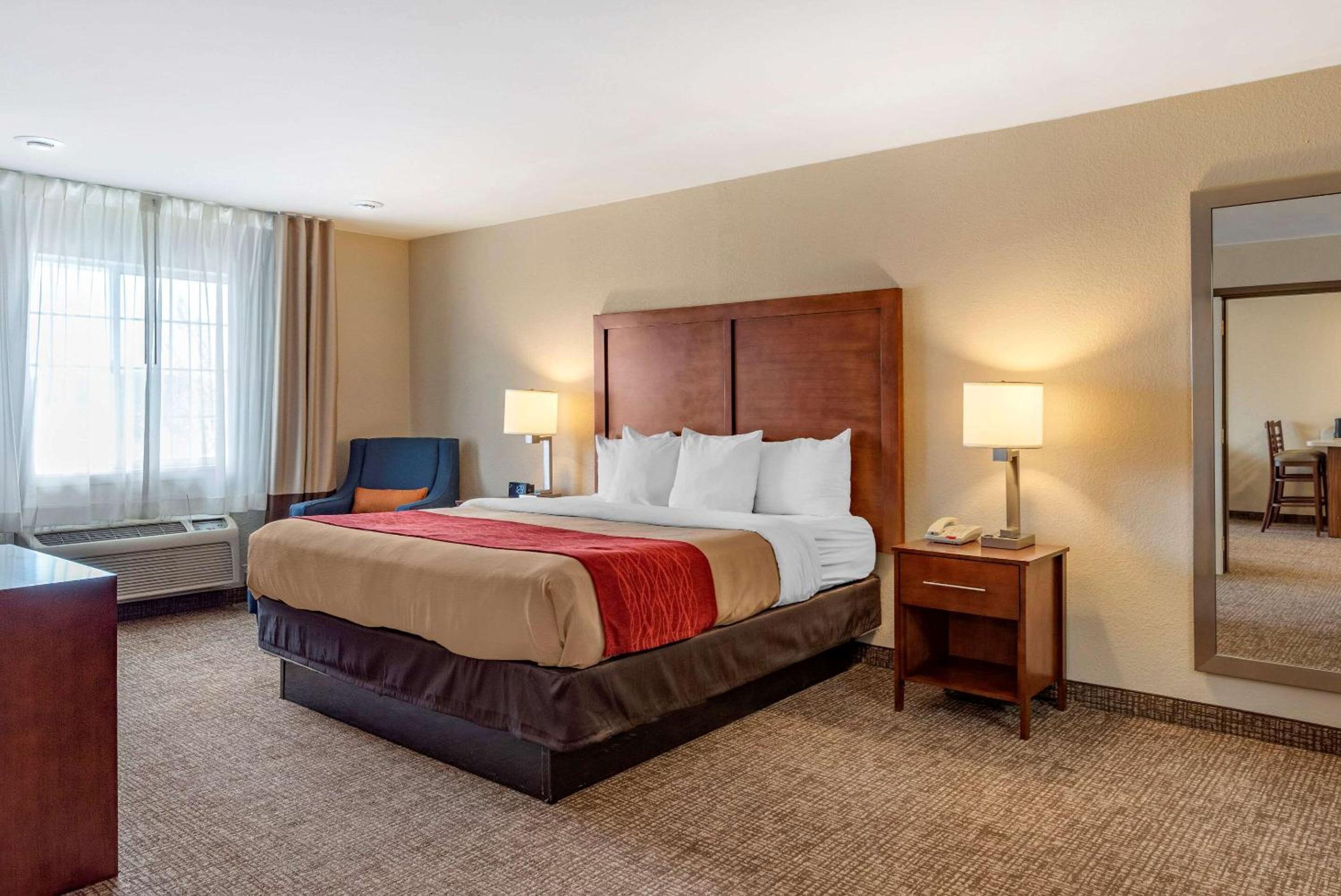 Klamath Falls Vacations - Comfort Inn  Suites - Property Image 8