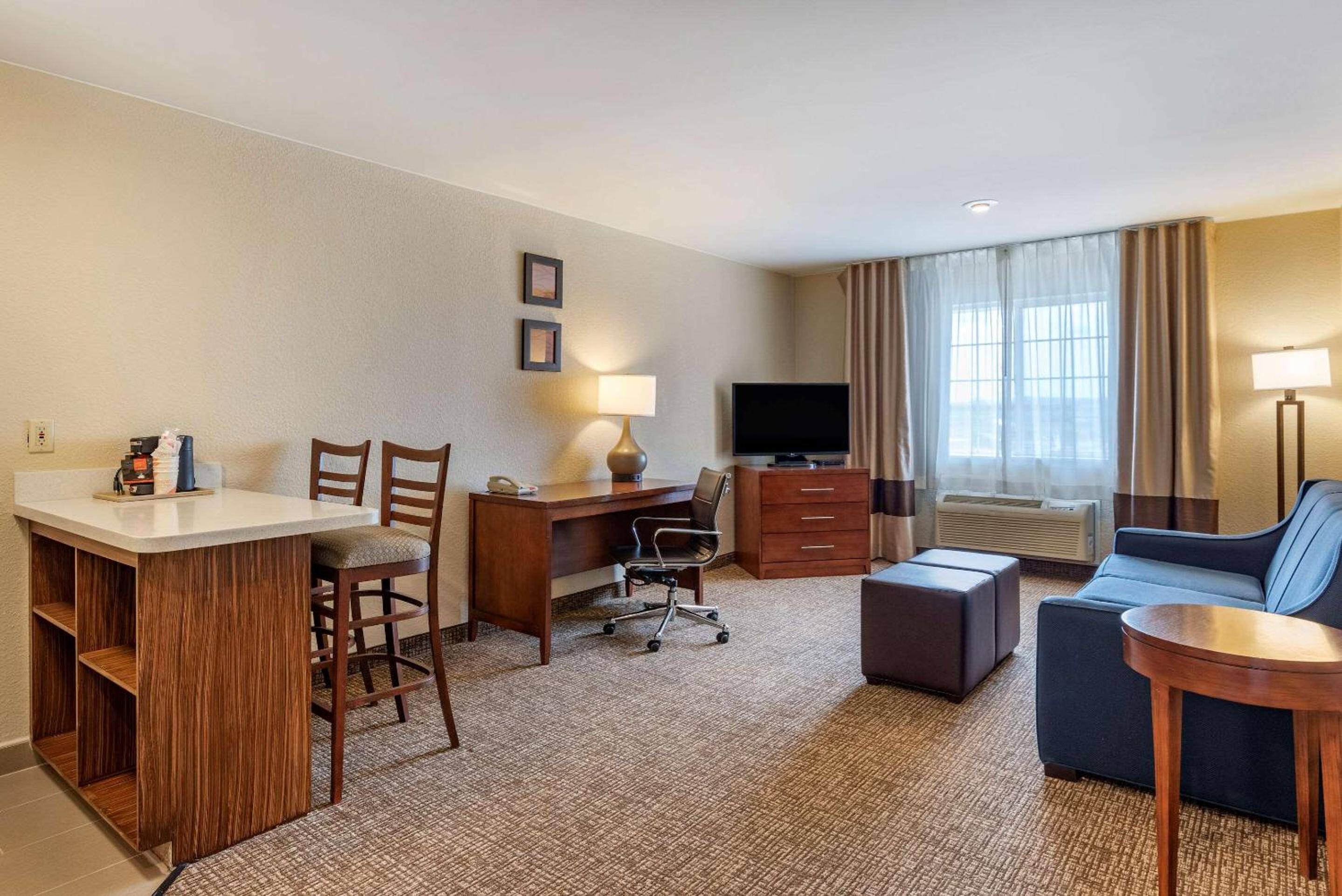 Klamath Falls Vacations - Comfort Inn  Suites - Property Image 1