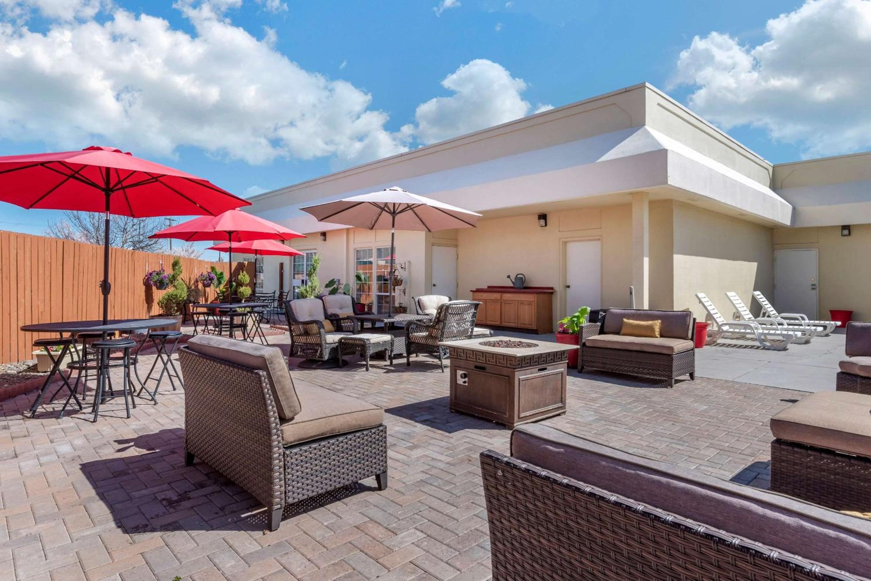 Klamath Falls Vacations - Comfort Inn  Suites - Property Image 12