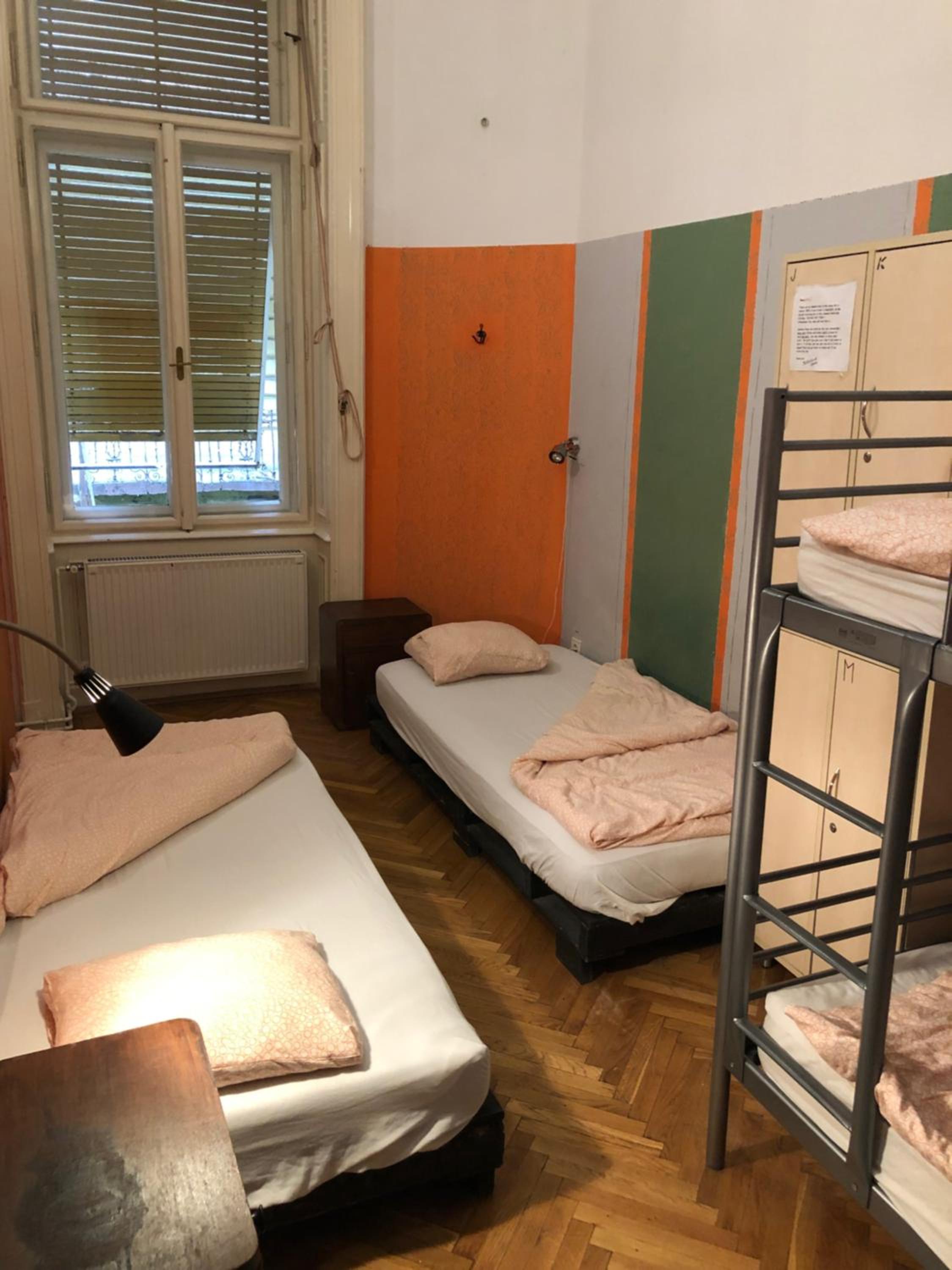 Baroque Hostel & Coworking