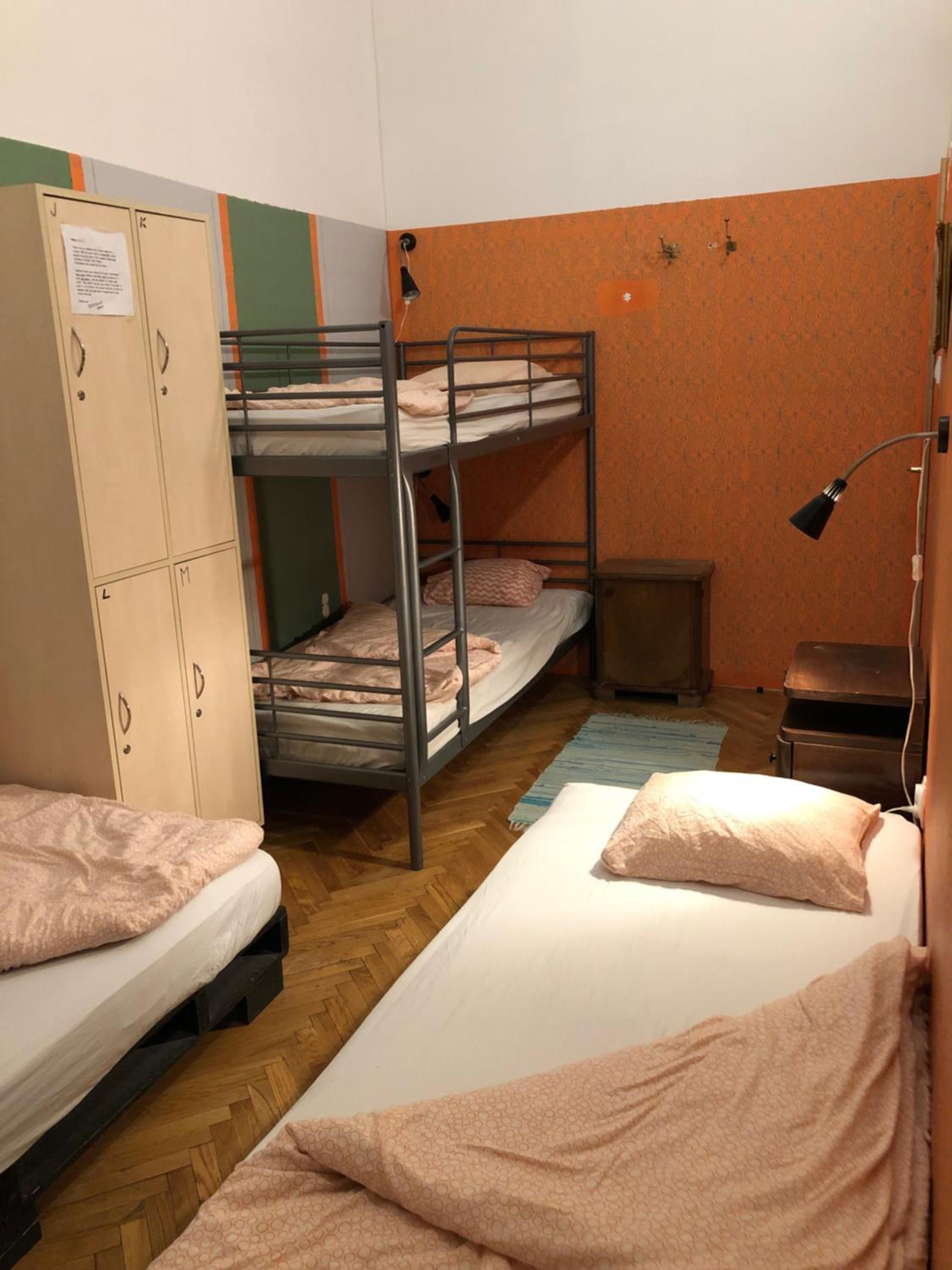 Baroque Hostel & Coworking
