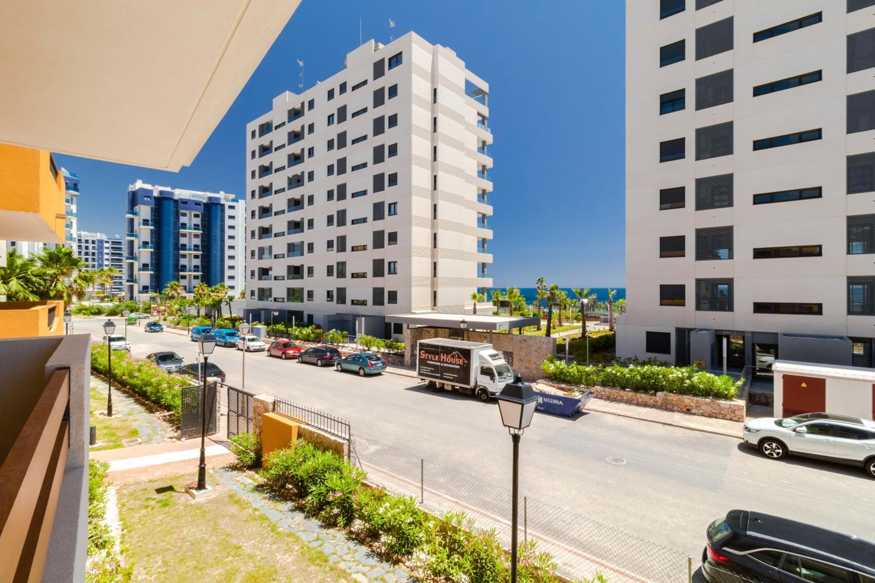 NUEVO apartamento junto al mar view 2