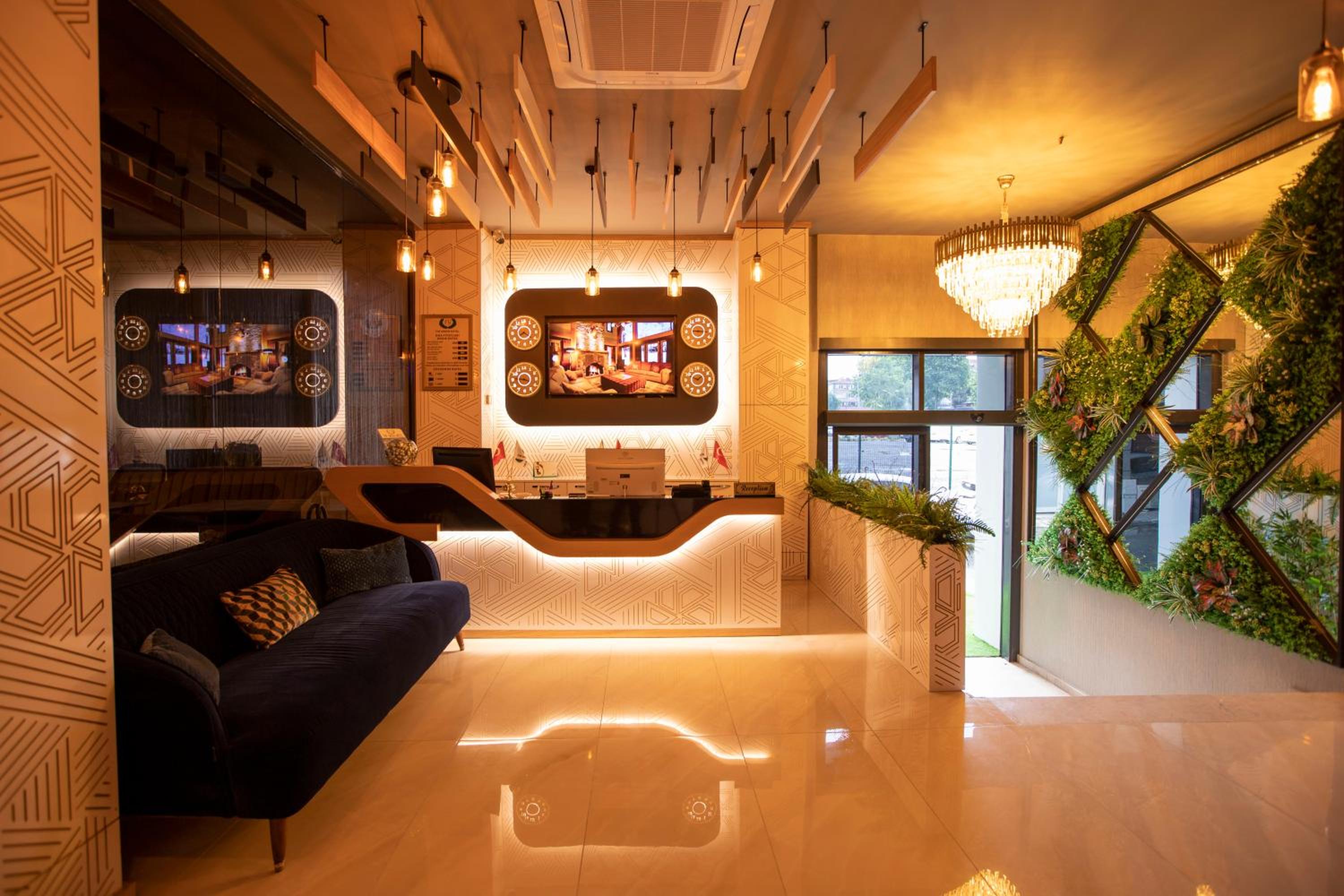 THE GREEN HOTEL - Image 32