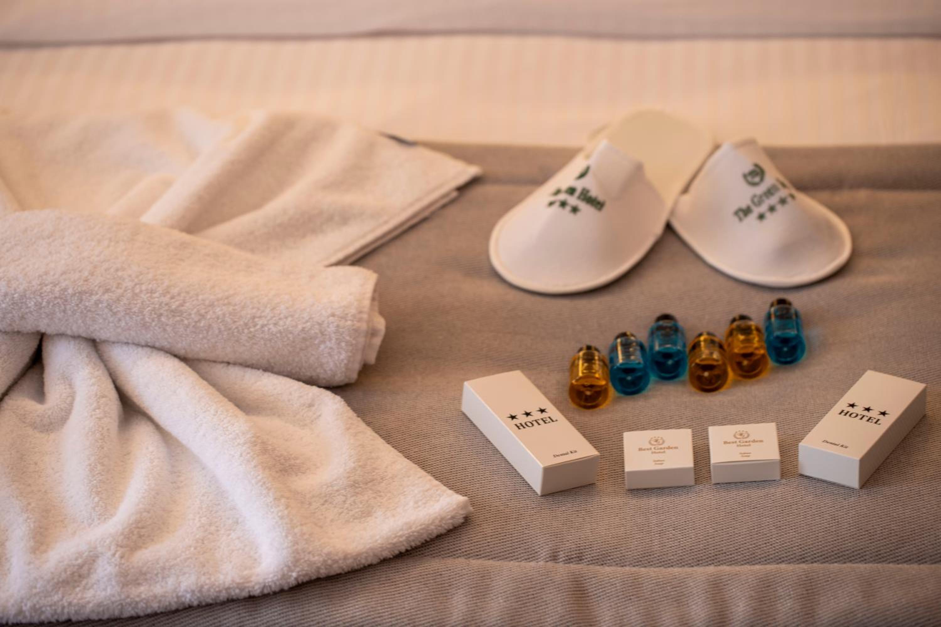 THE GREEN HOTEL - Image 20