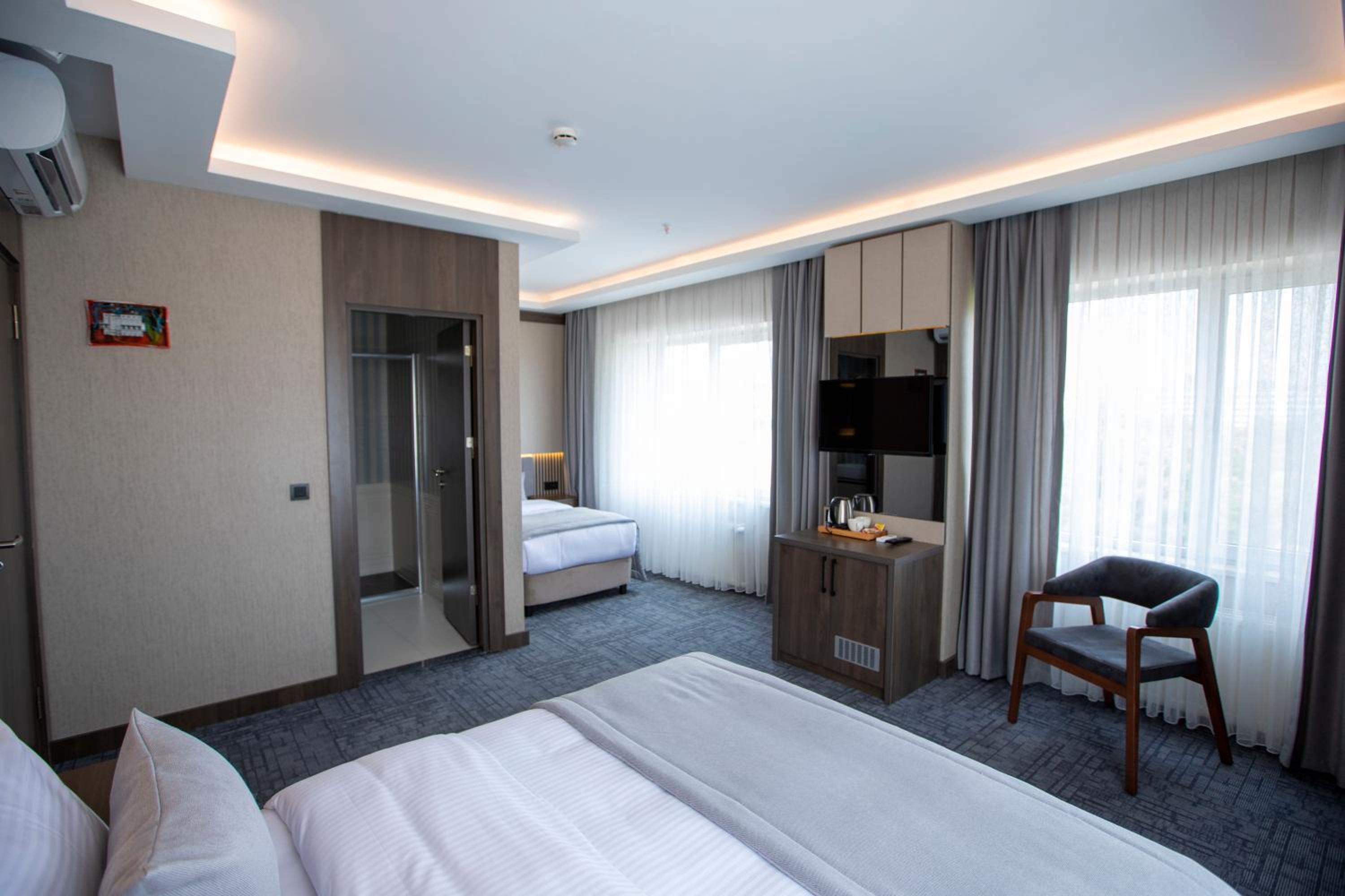 THE GREEN HOTEL - Image 28