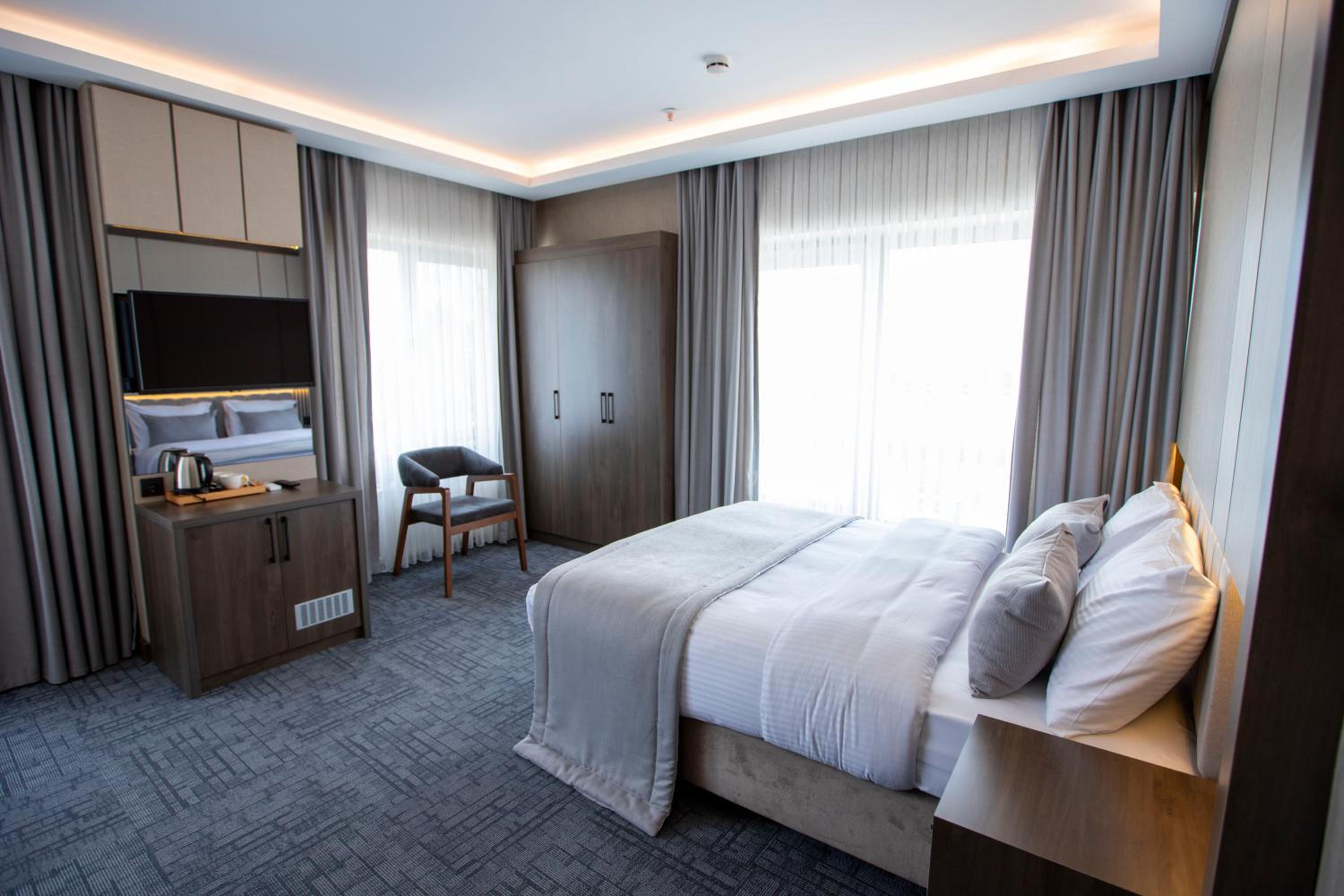 THE GREEN HOTEL - Image 36