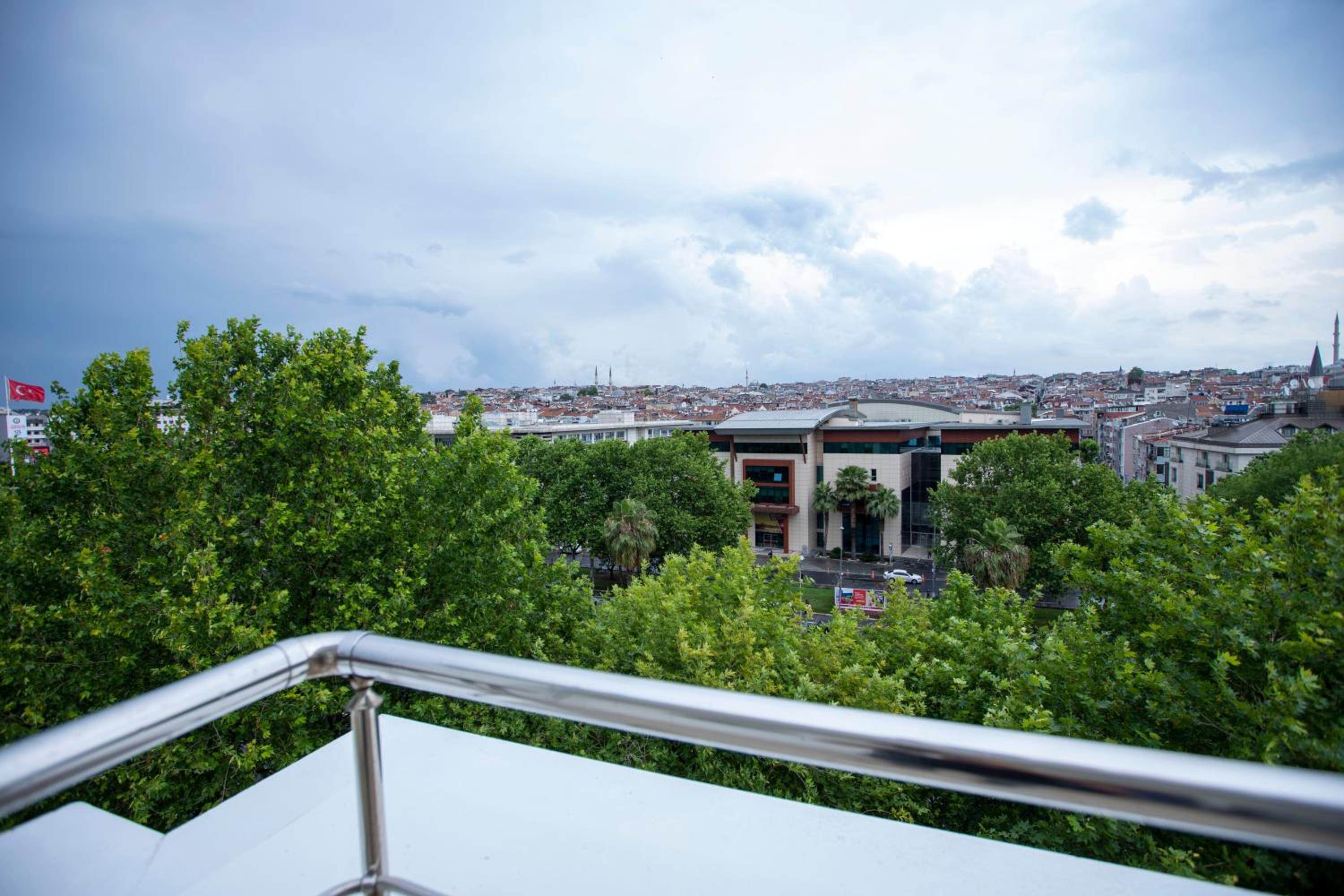 THE GREEN HOTEL - Image 62