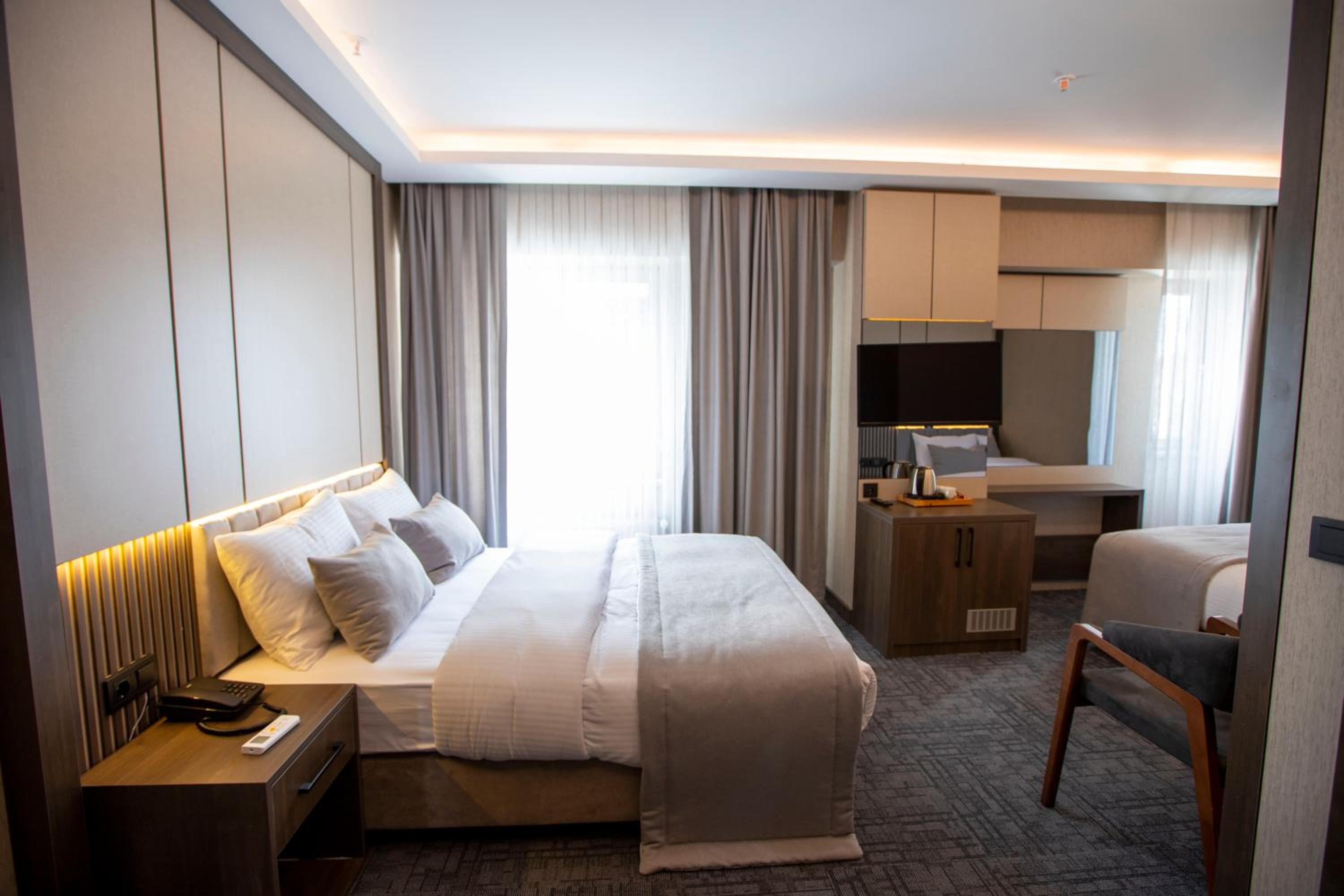 THE GREEN HOTEL - Image 15