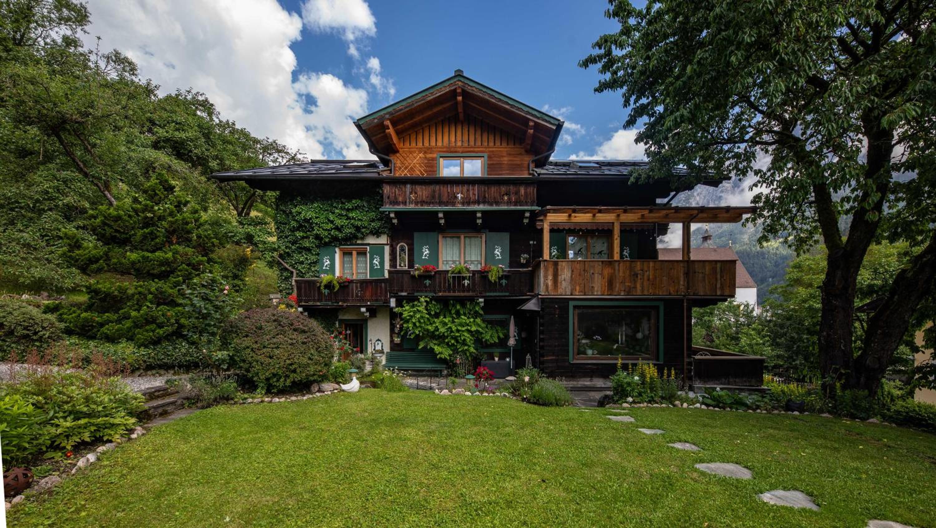 Alpenrelax Haus Weidmannsheil wohnen im romantischen Forsthaus view 4