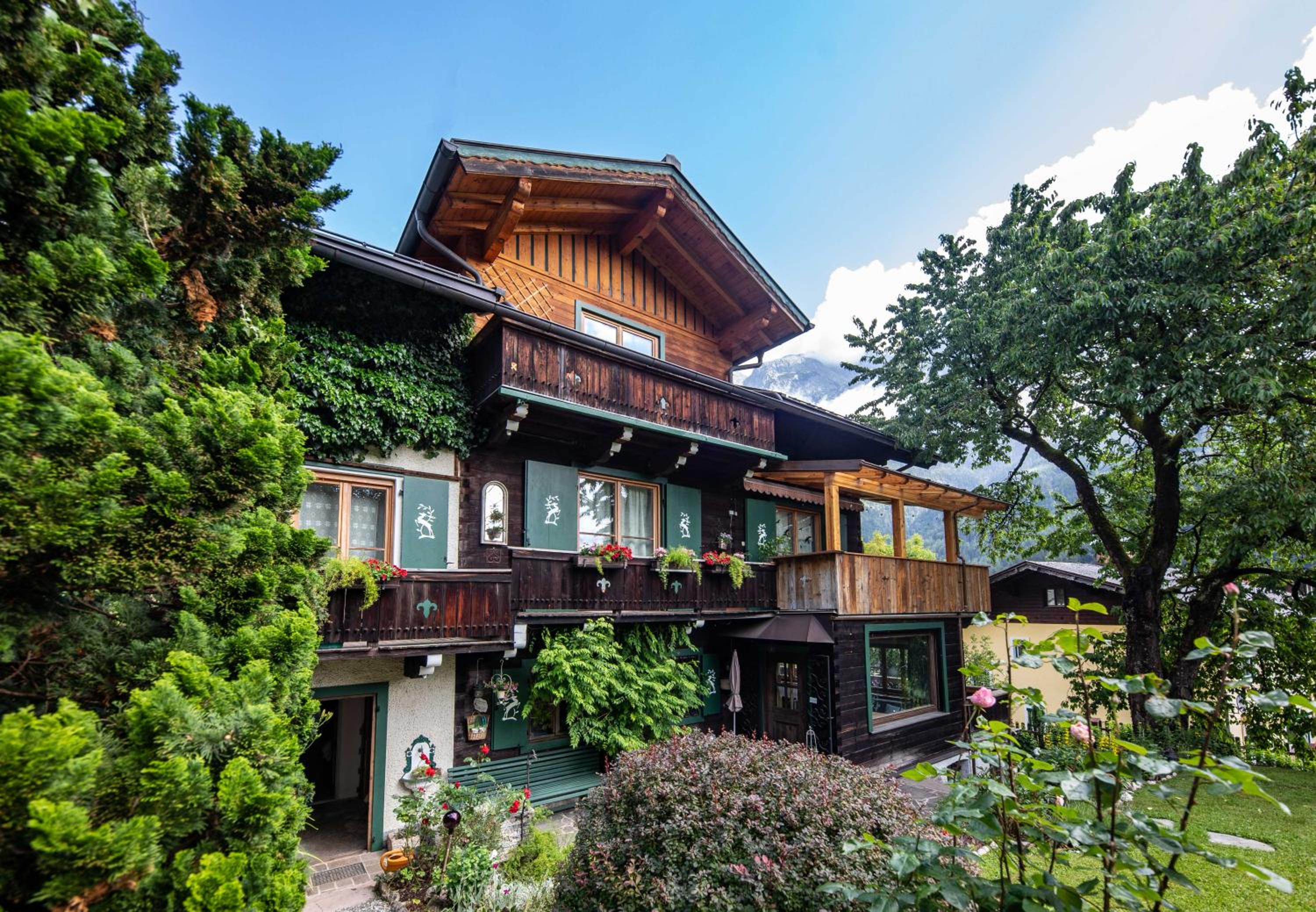 Alpenrelax Haus Weidmannsheil wohnen im romantischen Forsthaus view 3