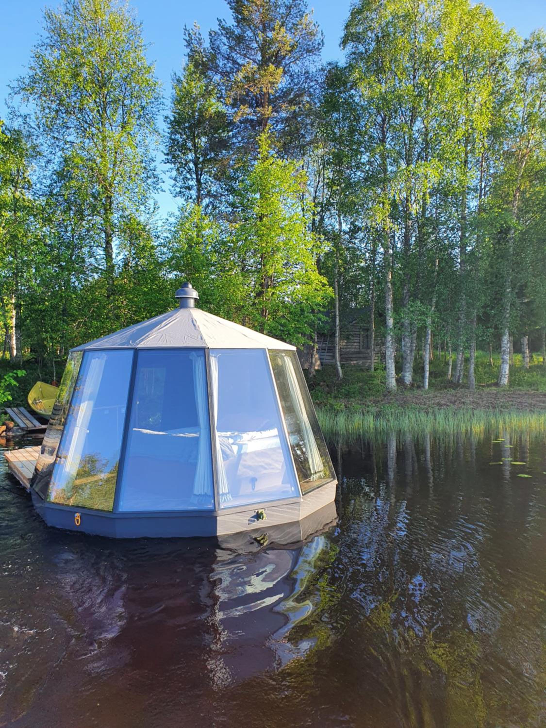 AuroraHut, Overwater Hut
