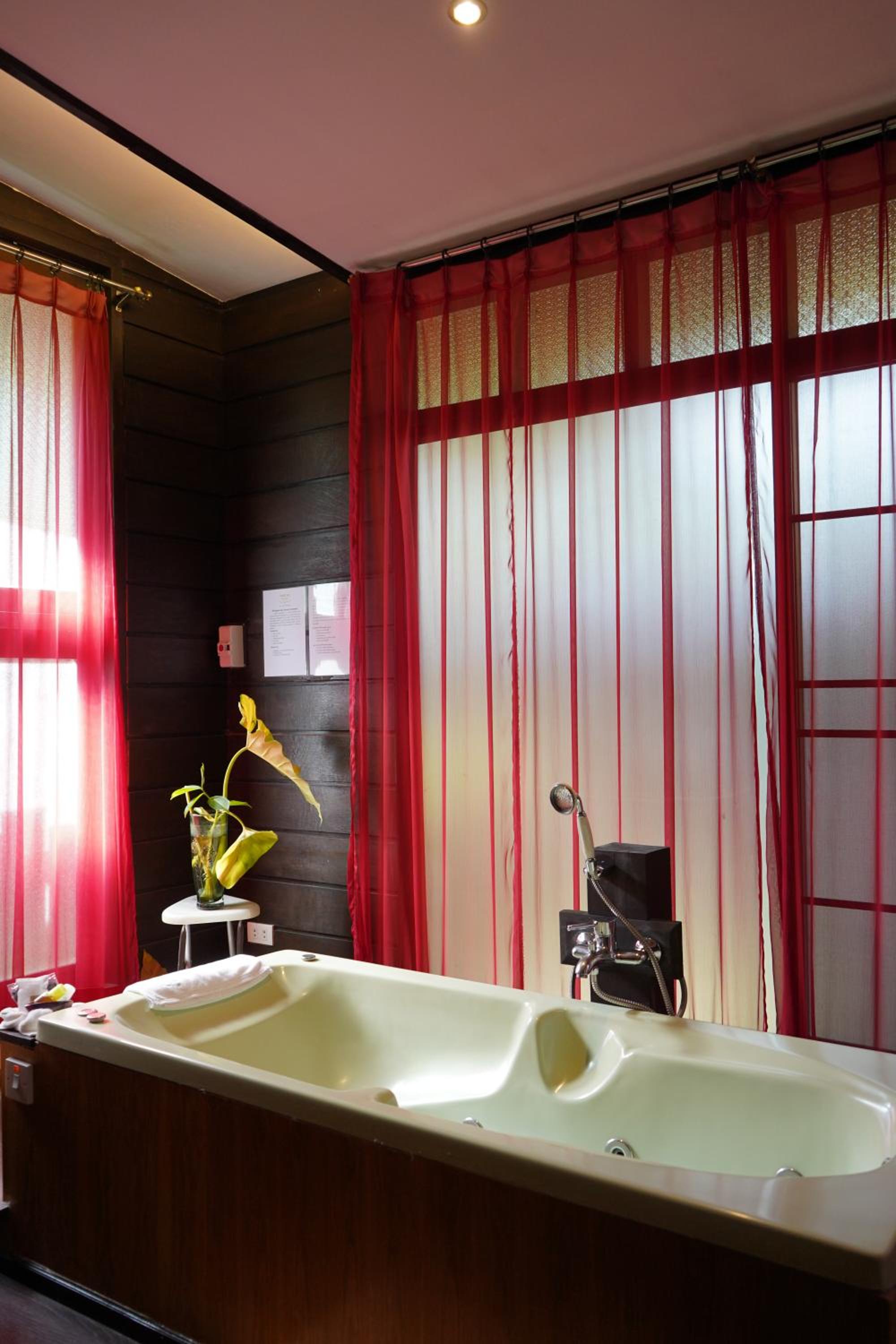 Risasinee Spa & Resort