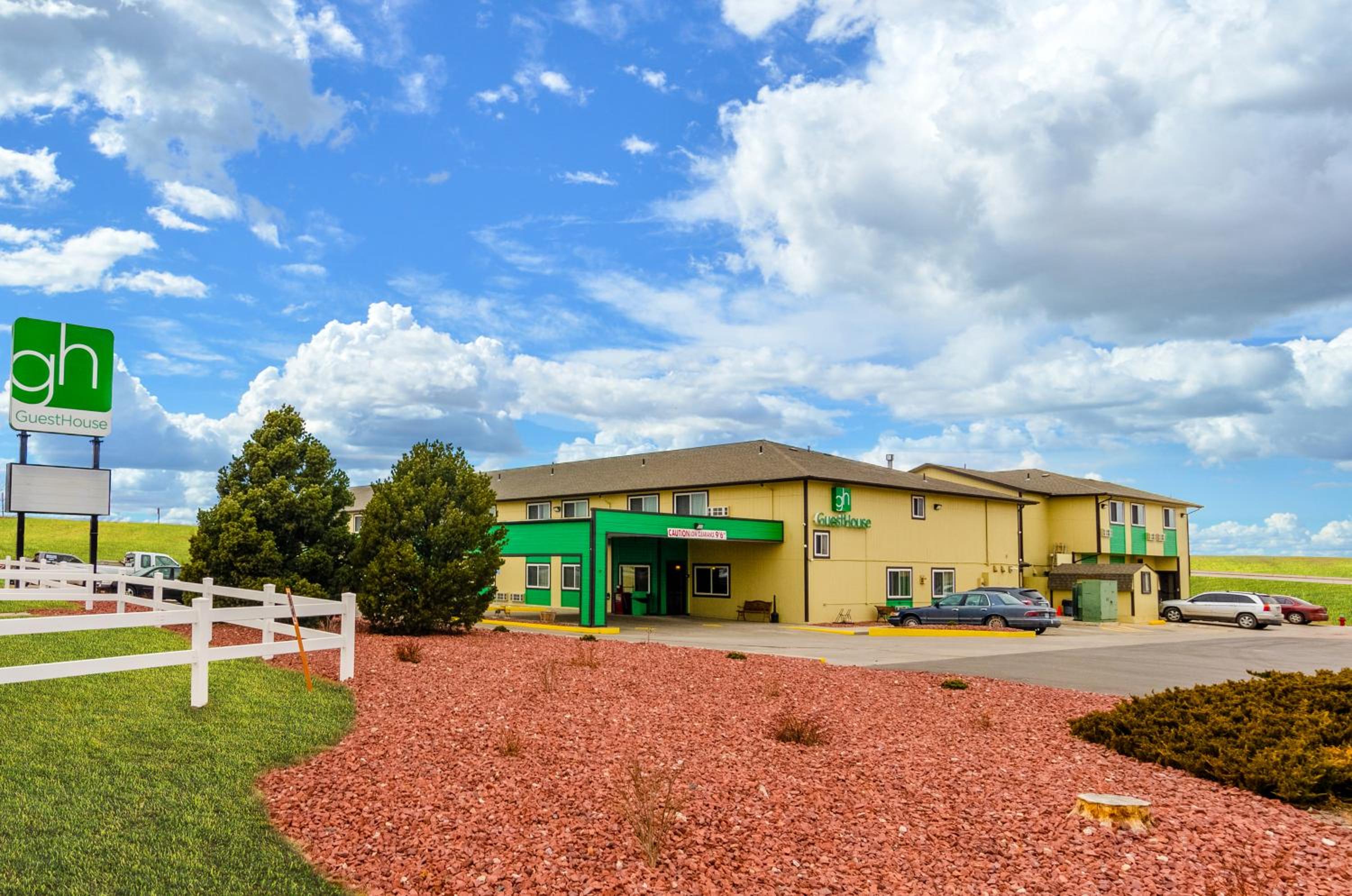 Hotel Cheyenne Guest Inn - Image 1