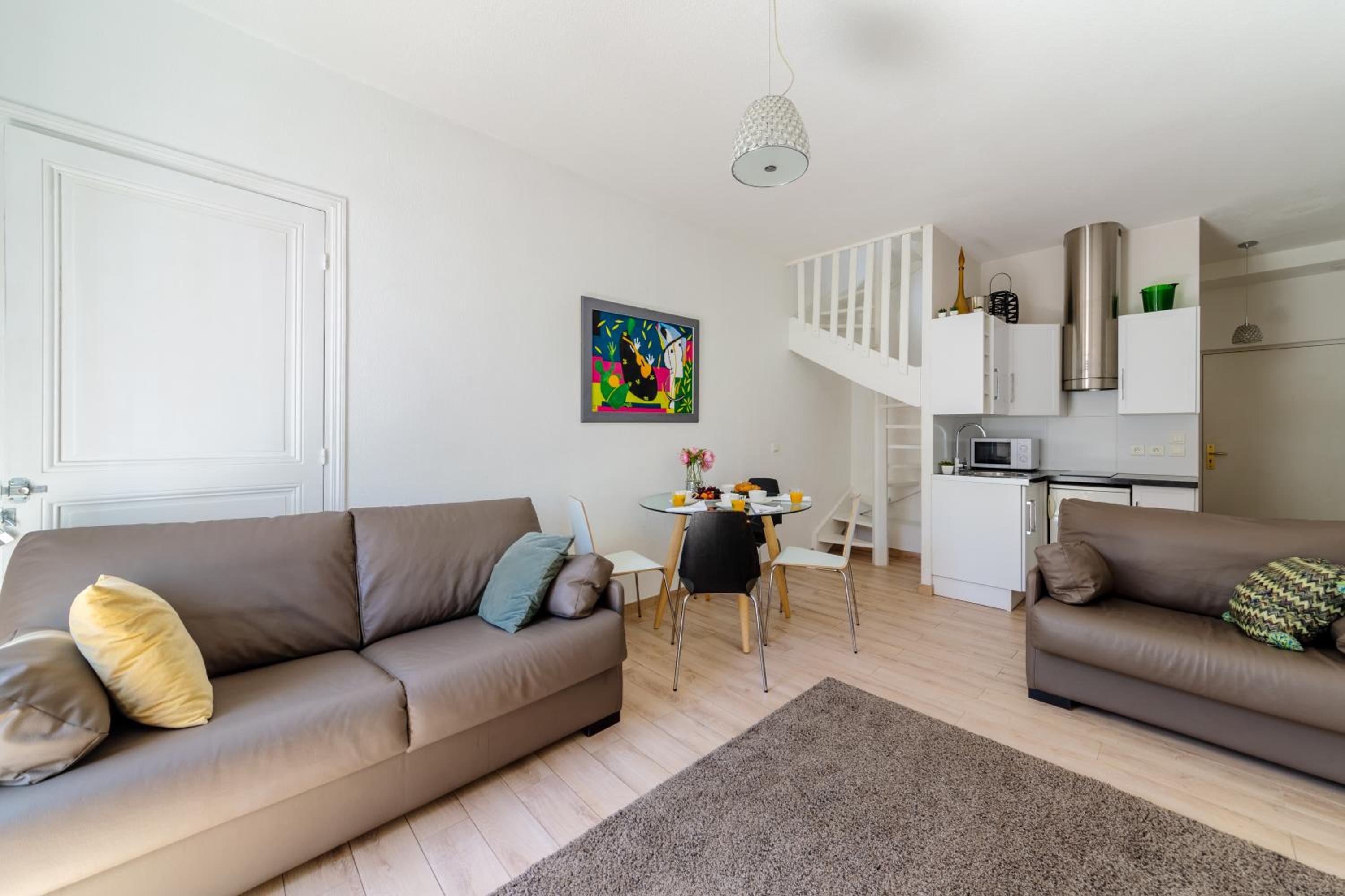 Apartment on Dante street next to the sea view 2