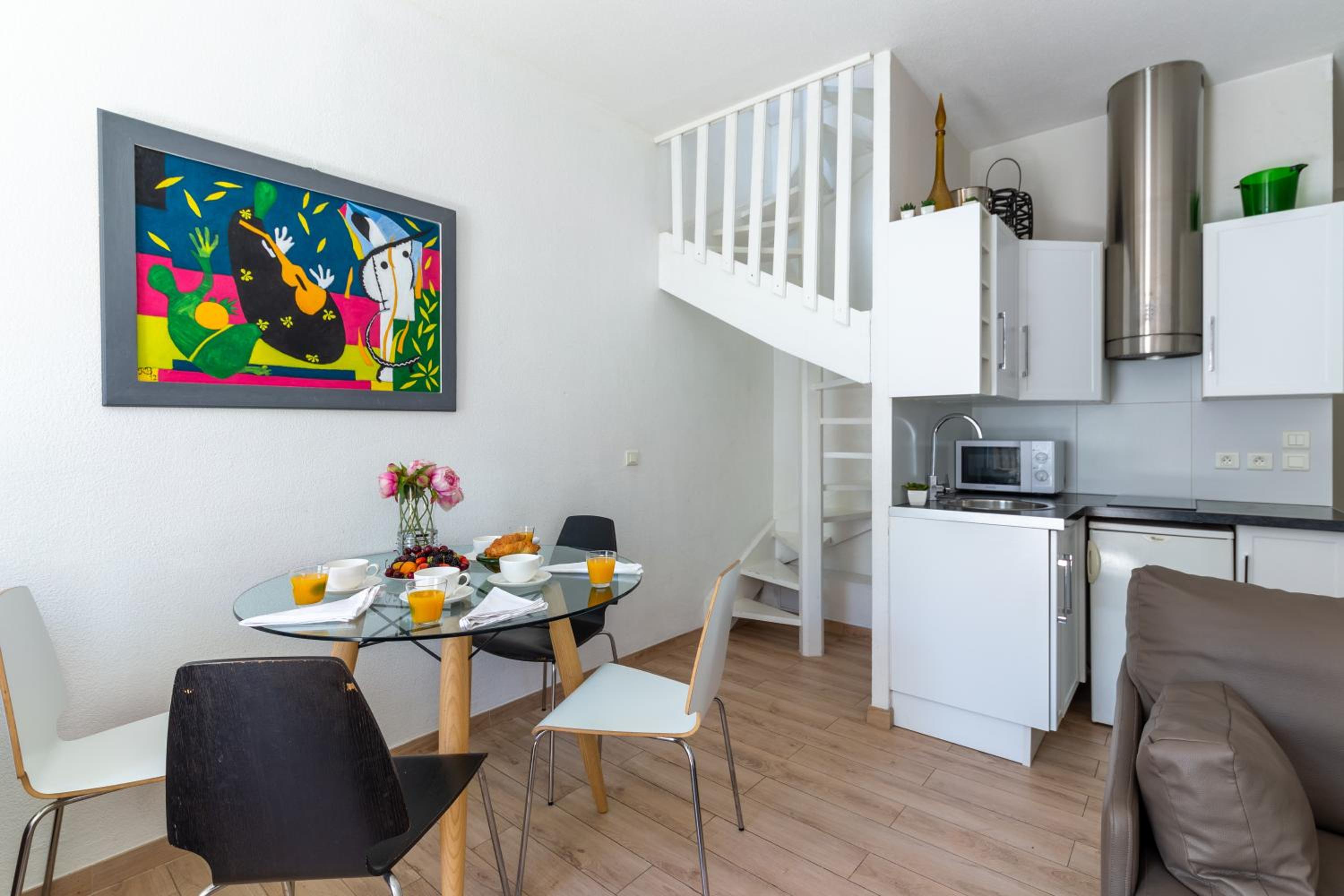 Apartment on Dante street next to the sea view 3