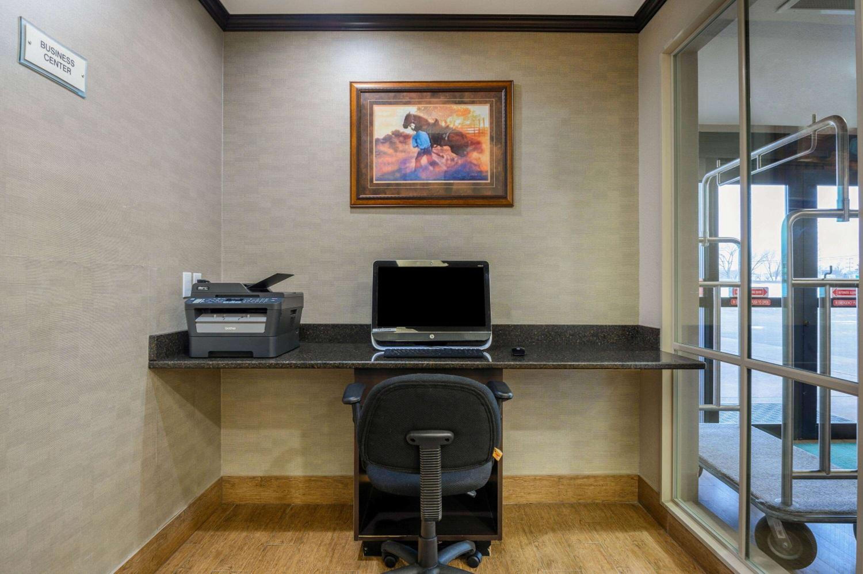 La Quinta Inn & Suites Casino and Bar by Wyndham Glendive