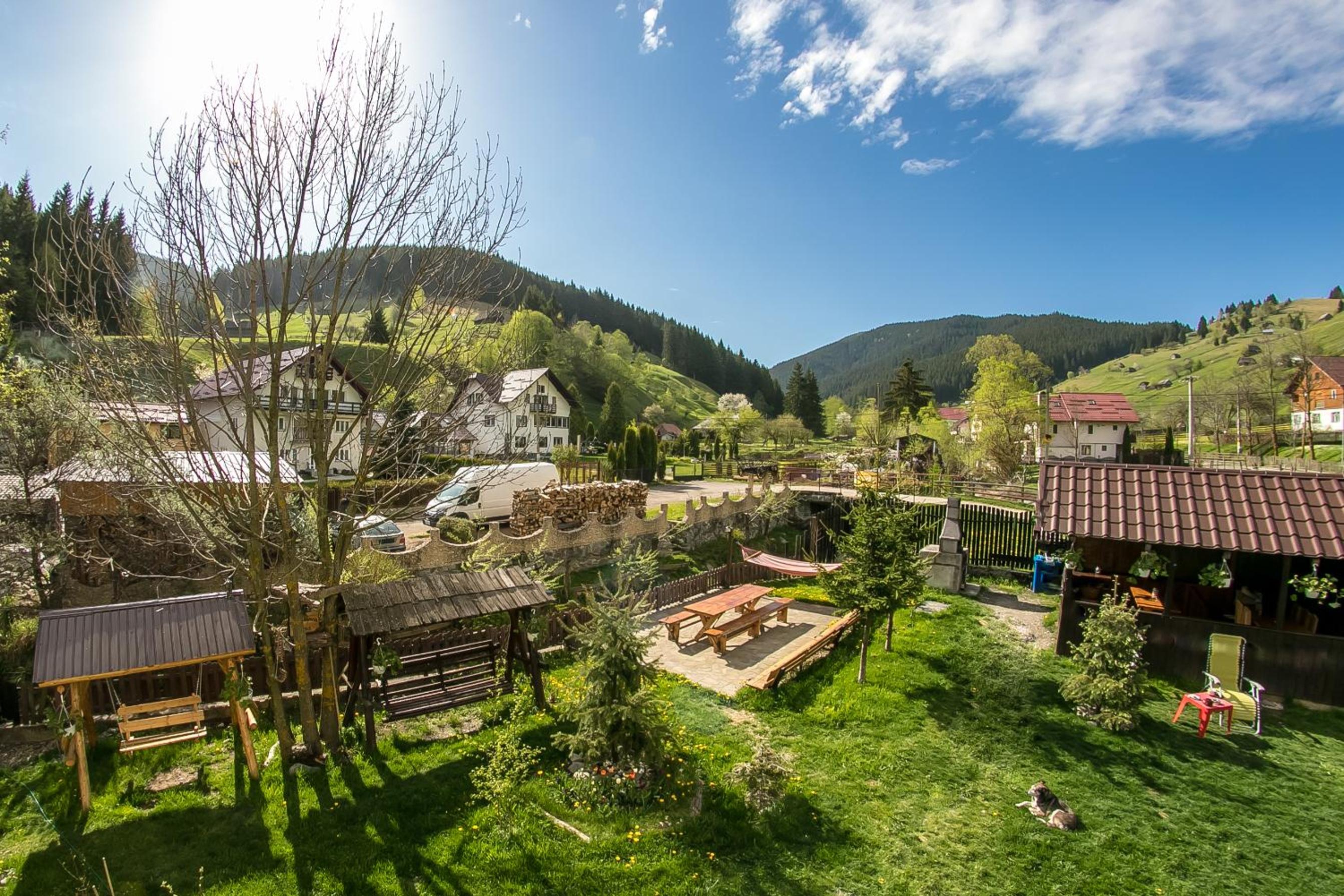 Pensiunea Tara view 3