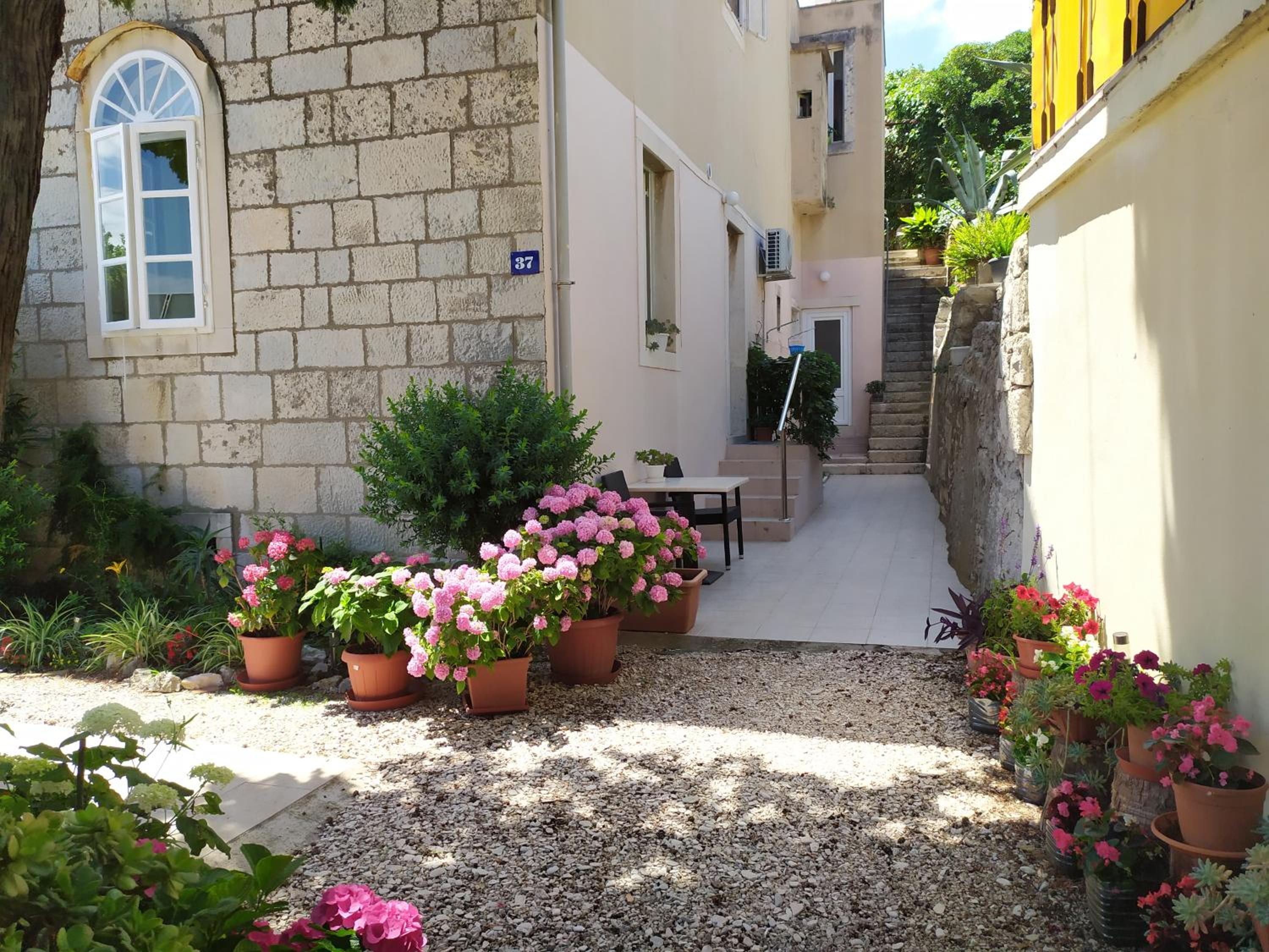 Apartments Rafaela view 4