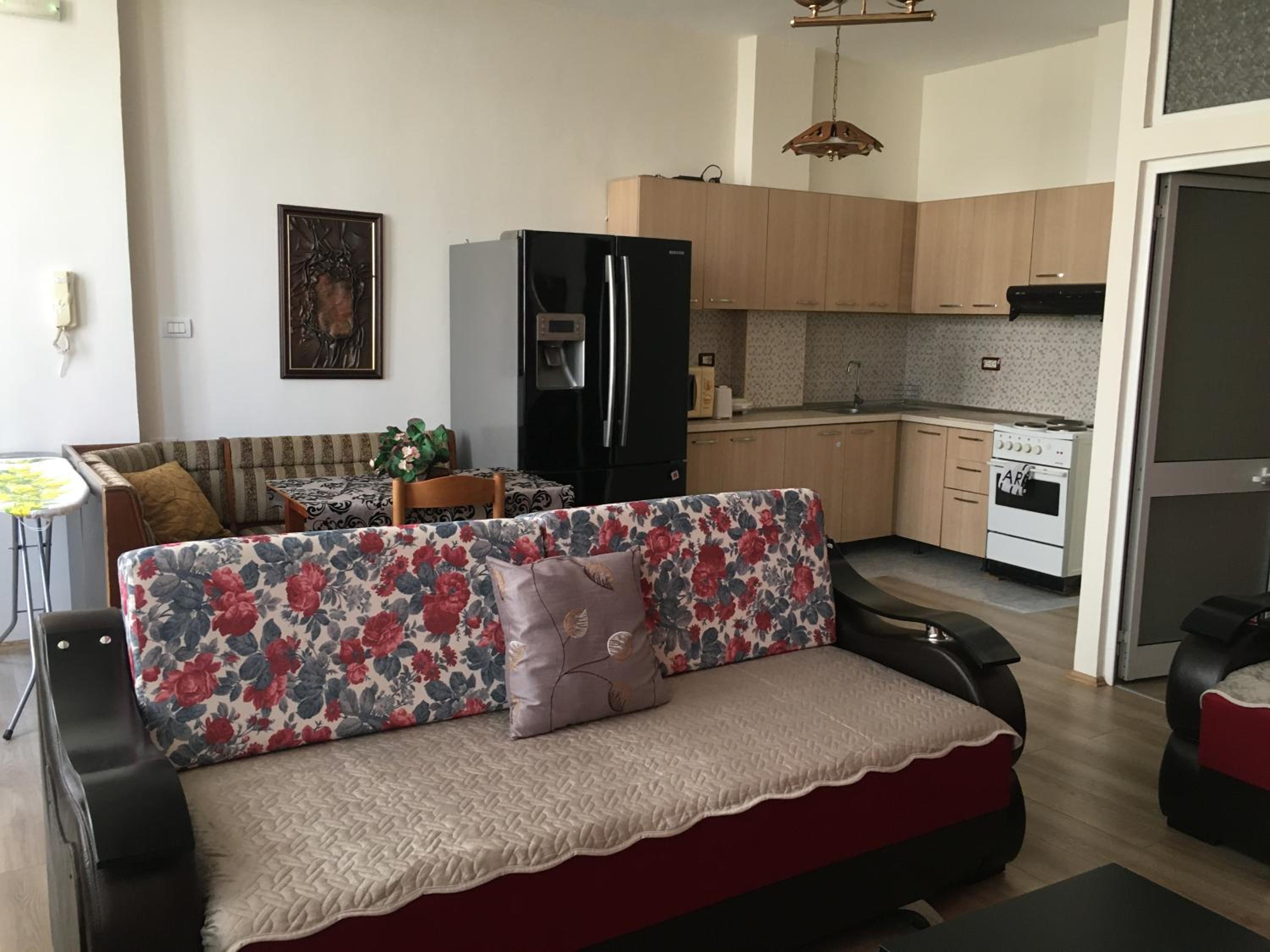 Central Apartments Shoshi