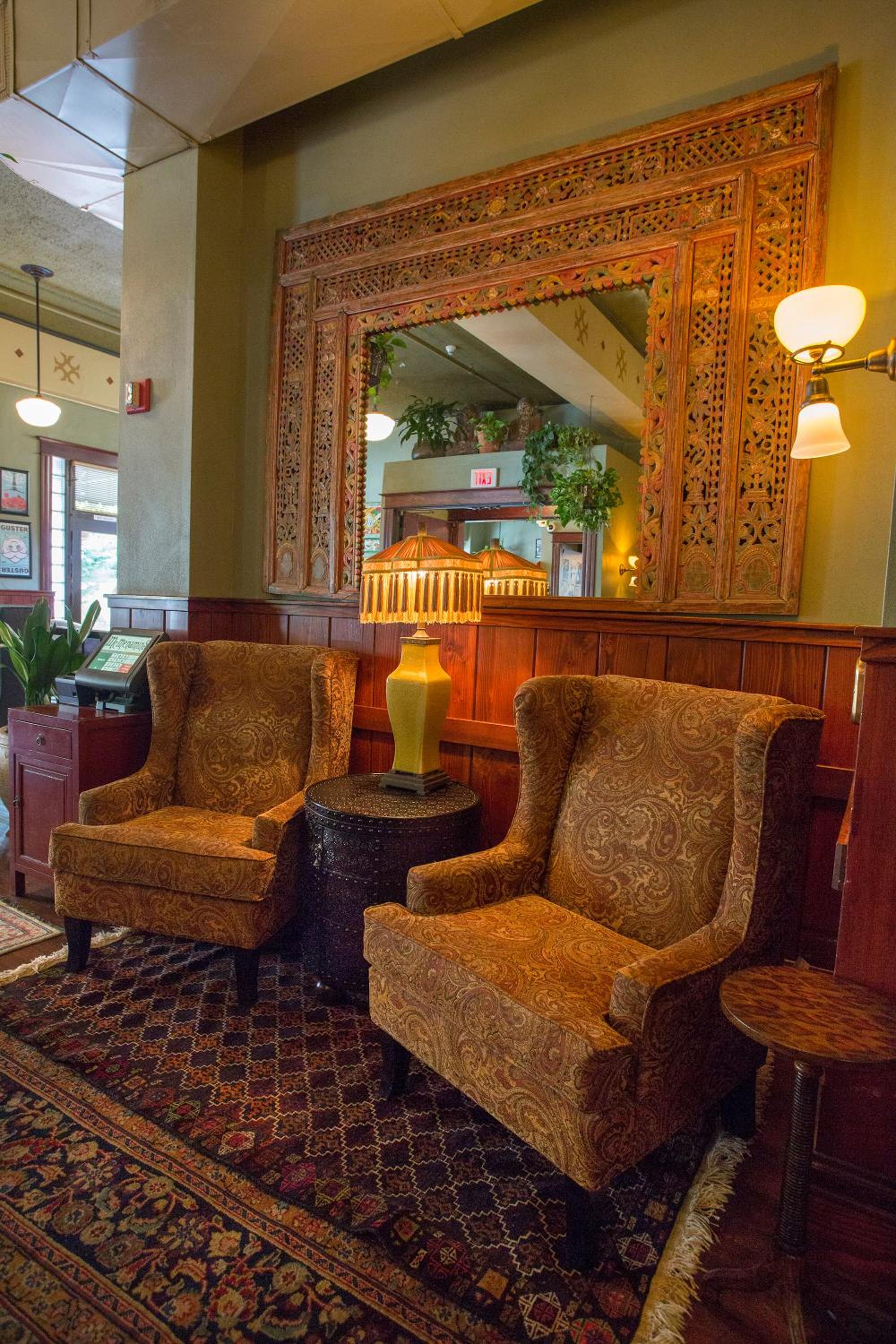 McMenamins Hotel Oregon