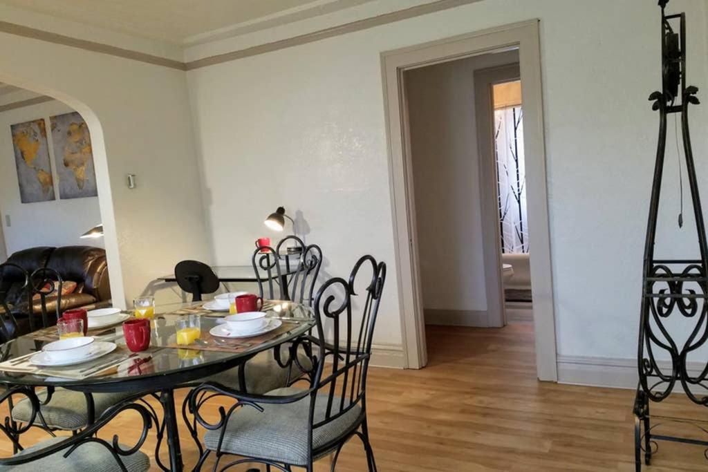 Waukegan Vacations - 2 BR Apt near Great Lakes Naval Base and 6 Flags - Property Image 25