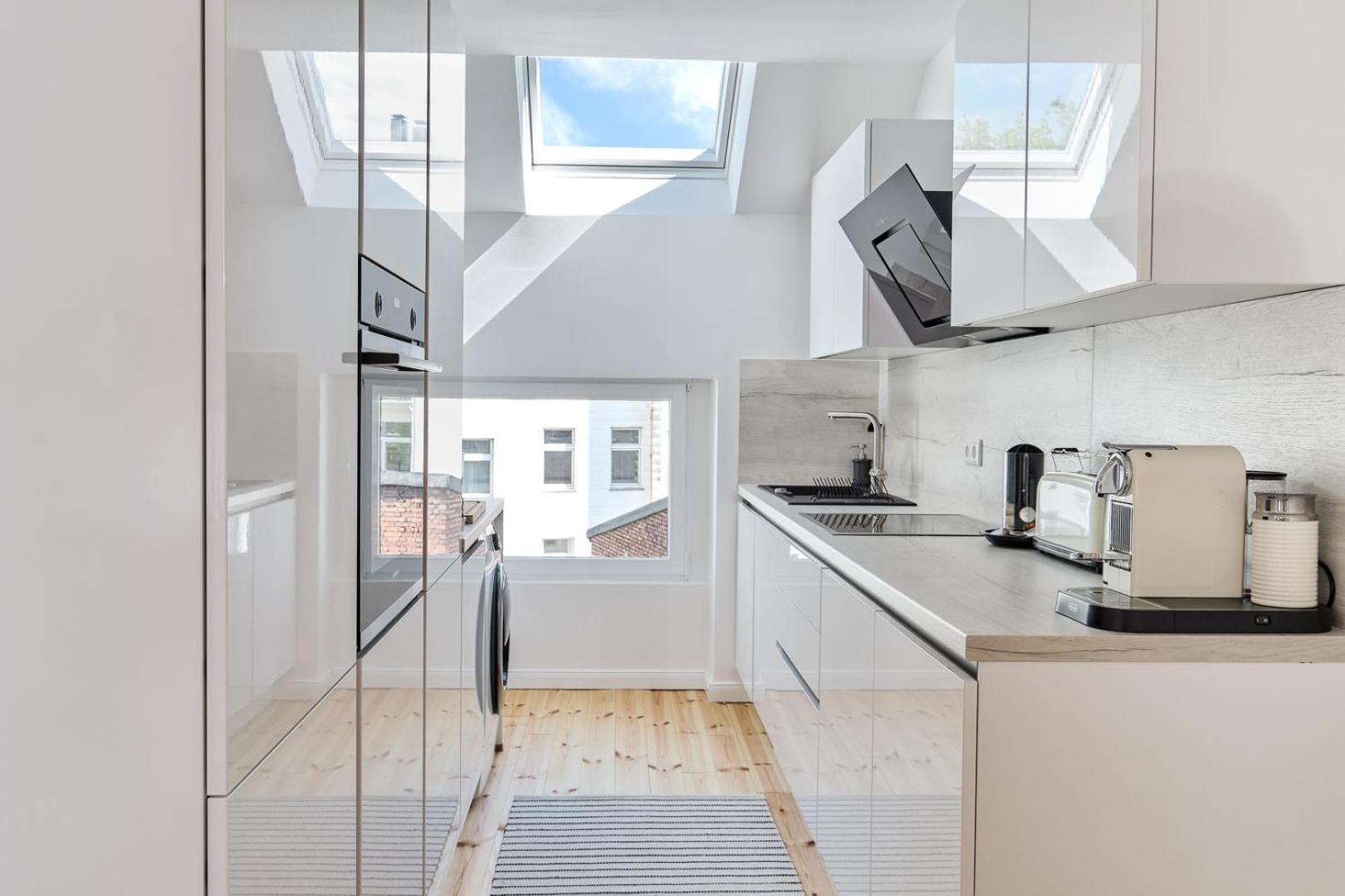 *80 m2 Stylish Apt* Netflix * Kitchen* Nespresso* view 2