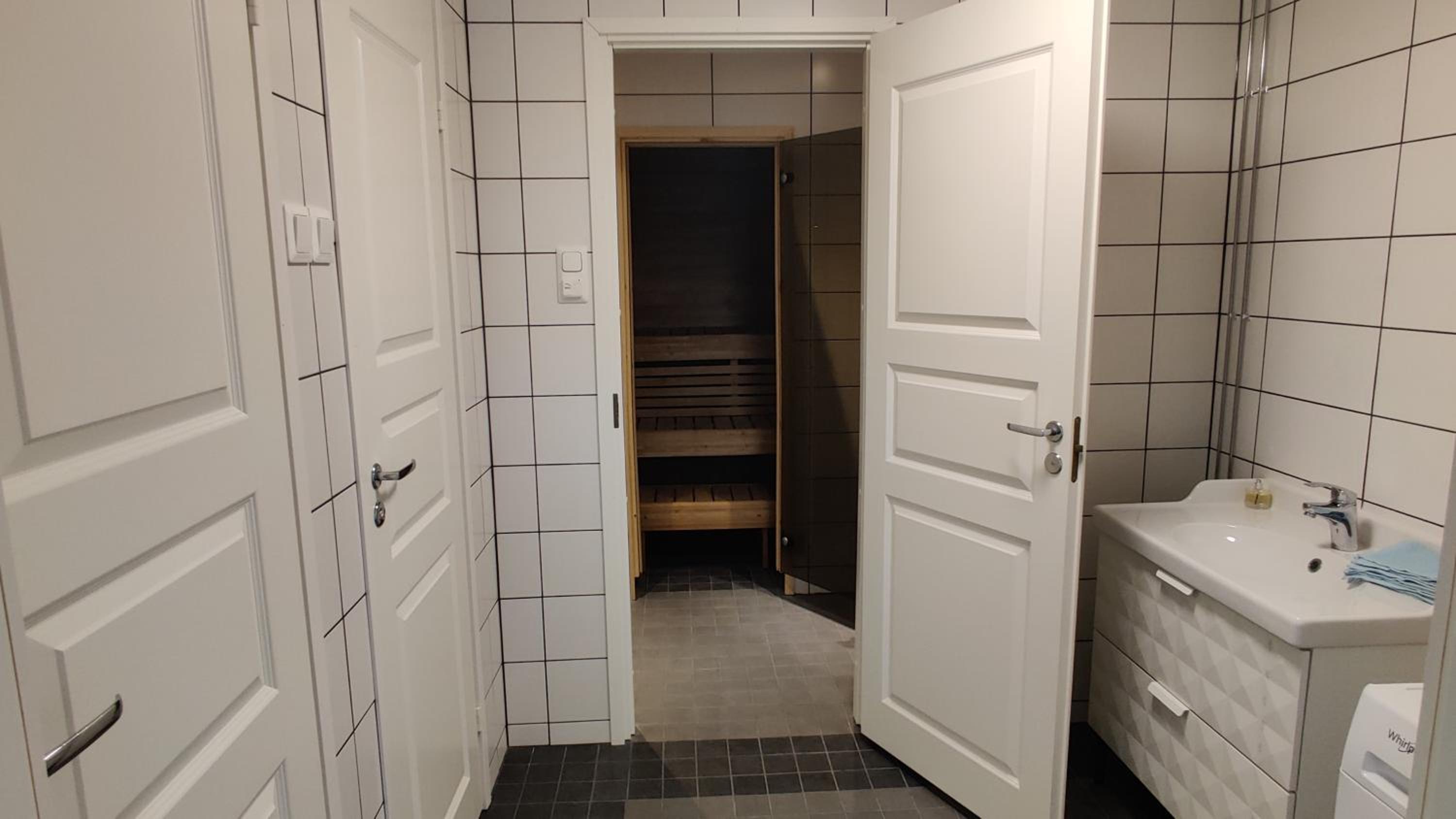 Apartments, 4 rooms + sauna view 3