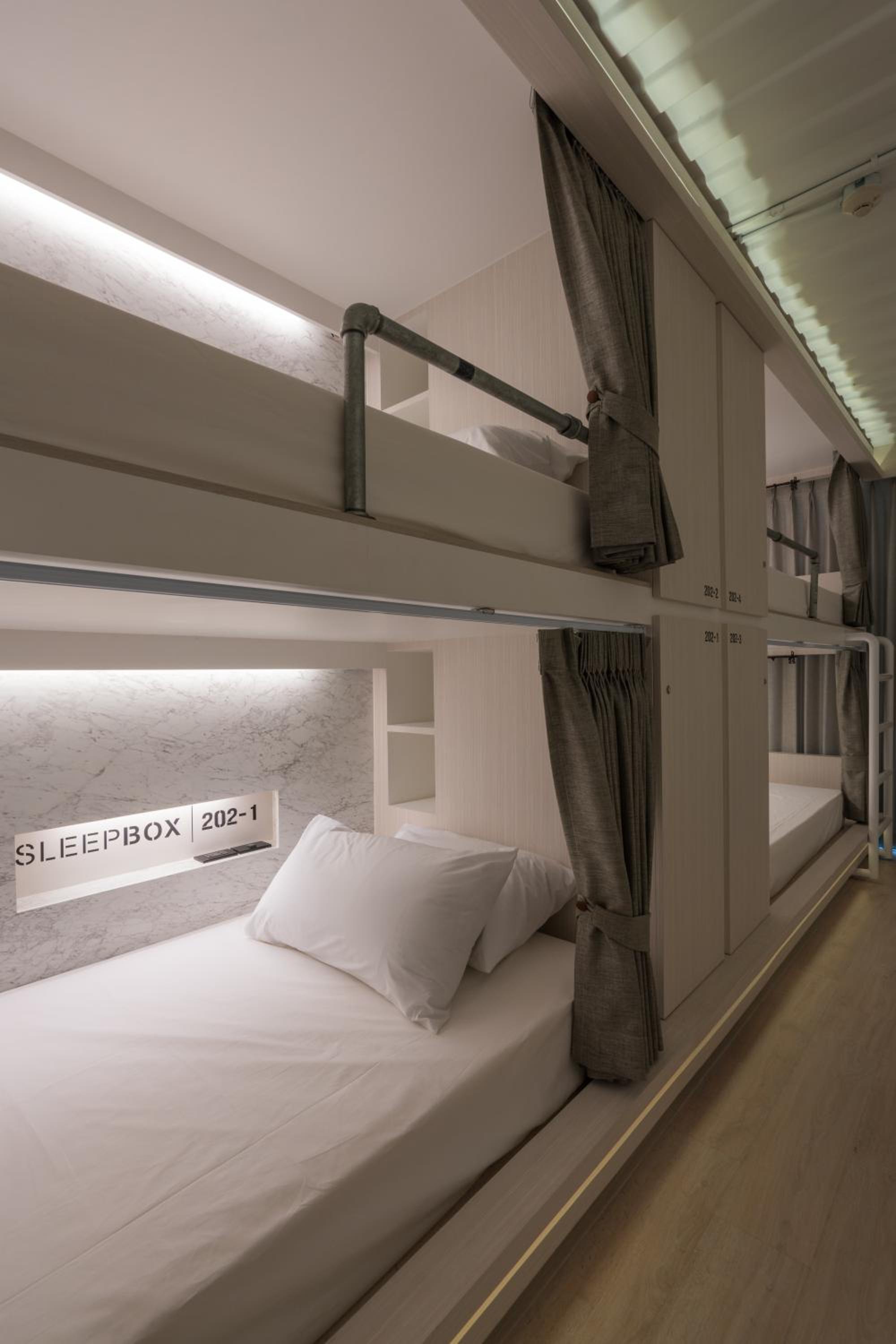 Sleep Box Hotel Sukhumvit 22