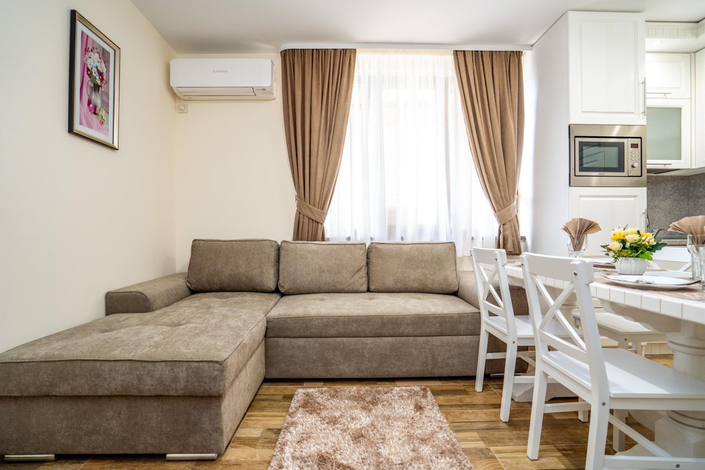 Park Apartment Emilin