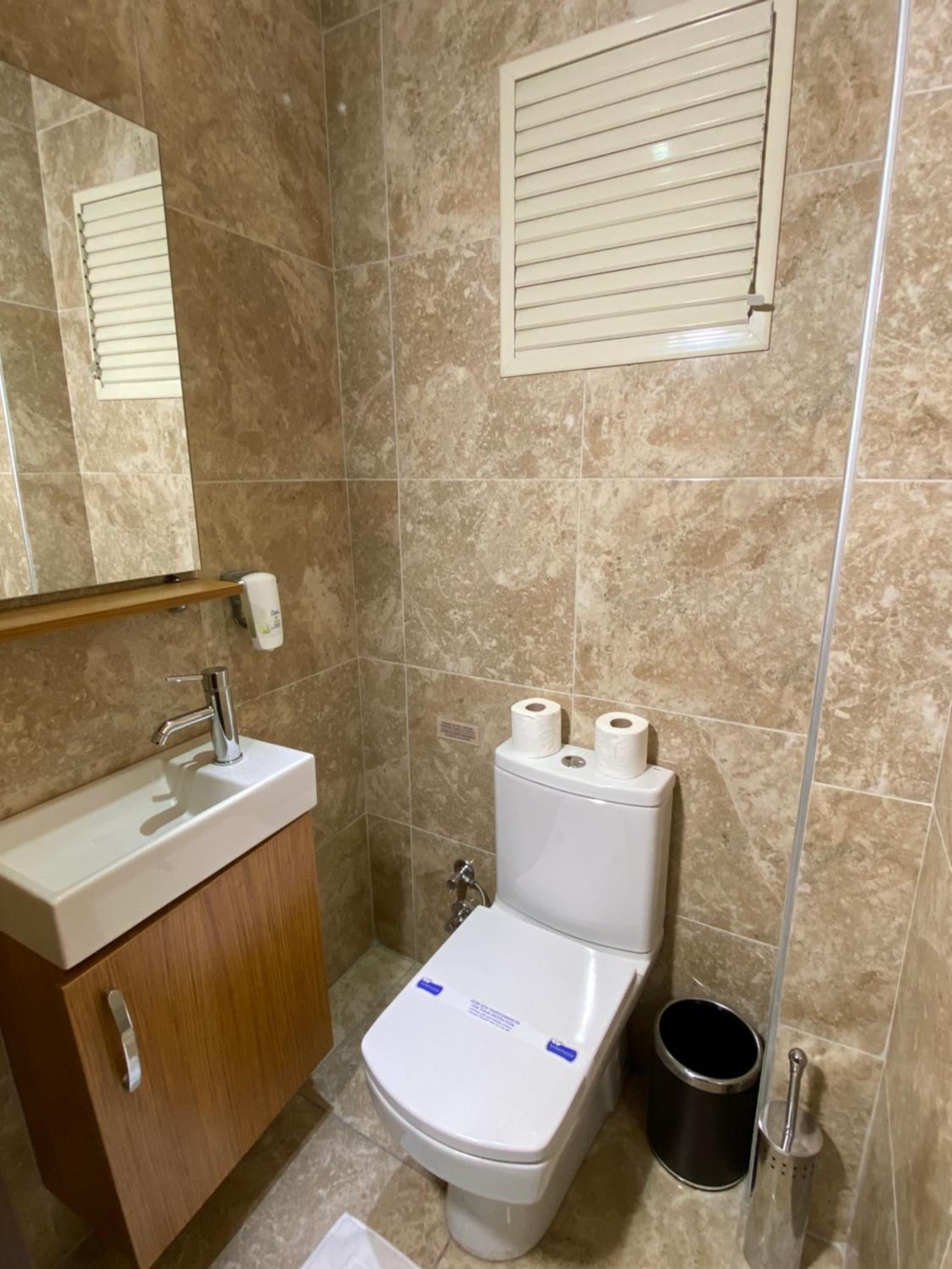 Four Doors Otel - Image 13