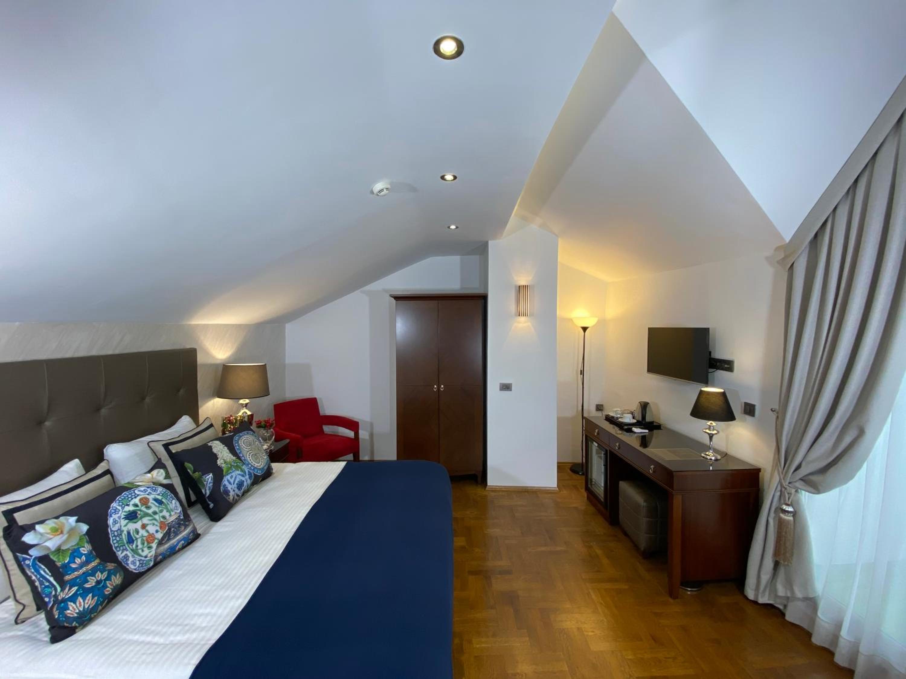 Four Doors Otel - Image 9