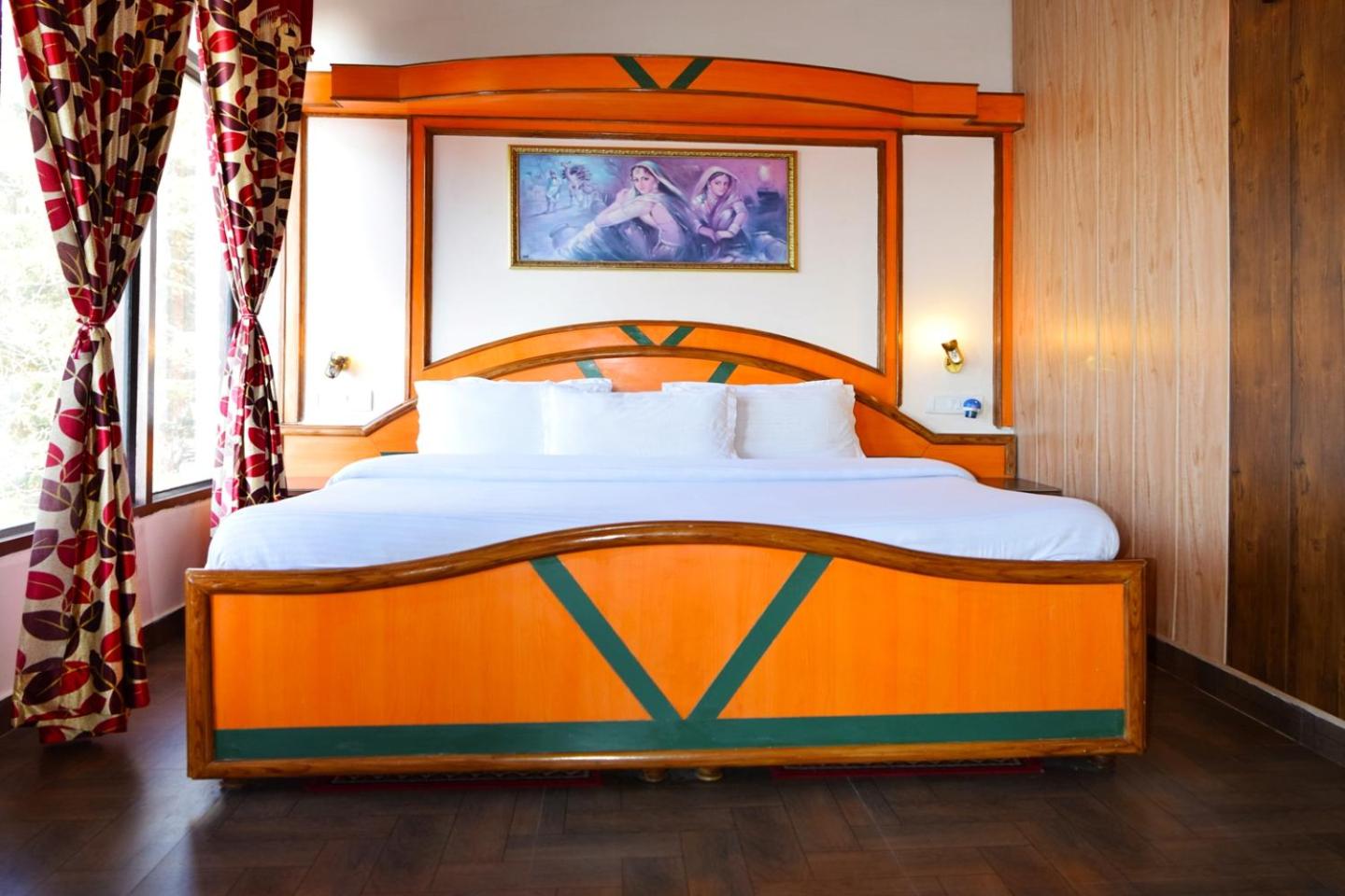 Exquisite Luxurious Presidential Stay- Pure Veg view 5