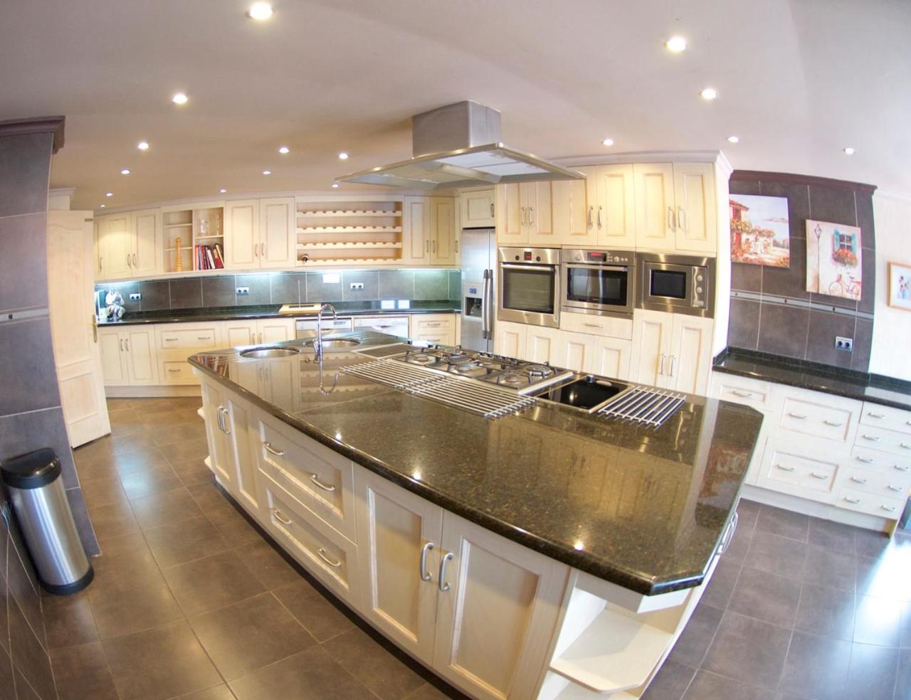 Casa Jane Large 7 bed Villa with private pool and Tennis Court view 3