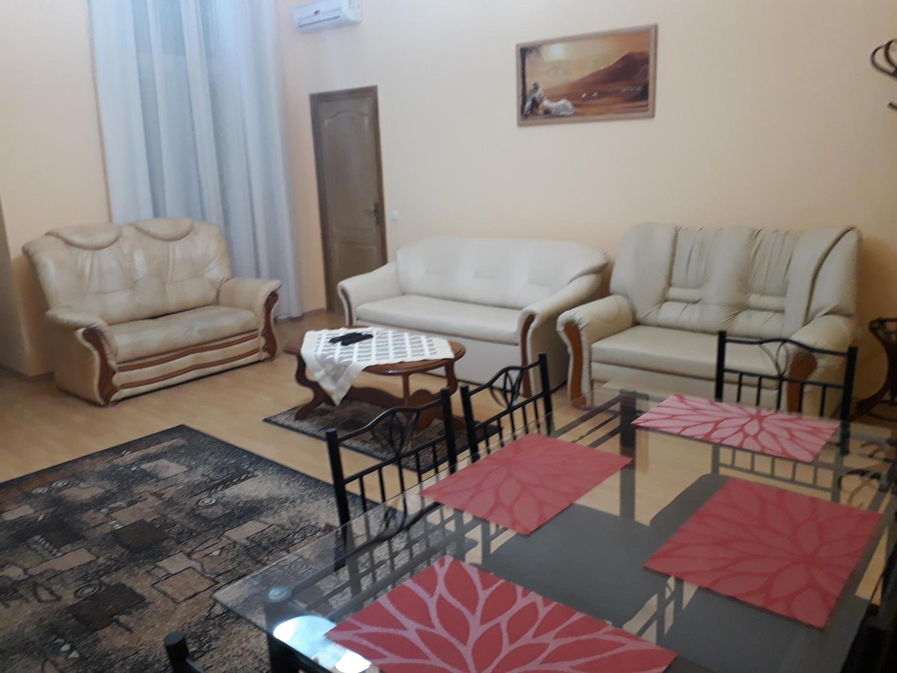 Piac utcai Apartman view 3