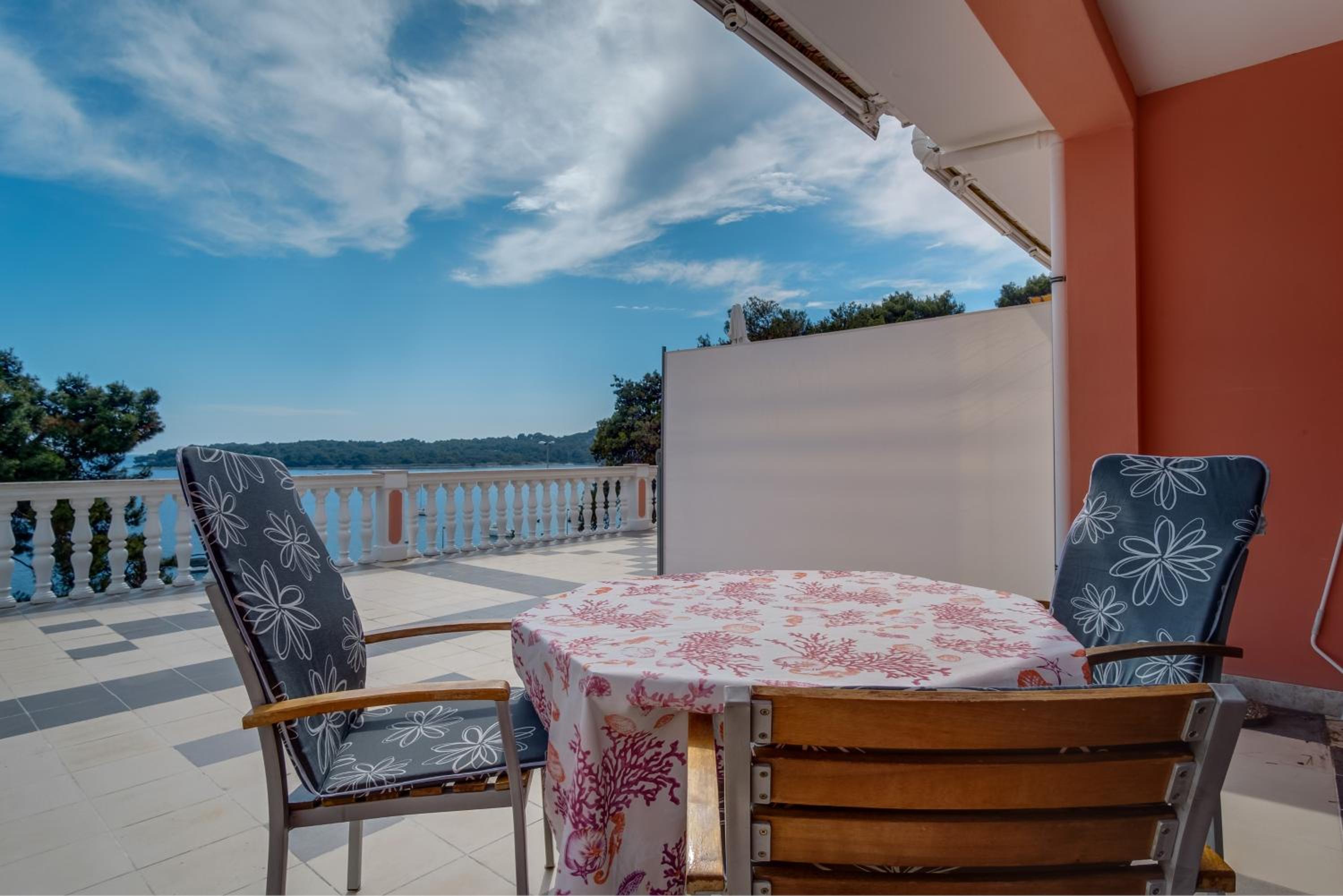 Apartments Villa Julija view 3