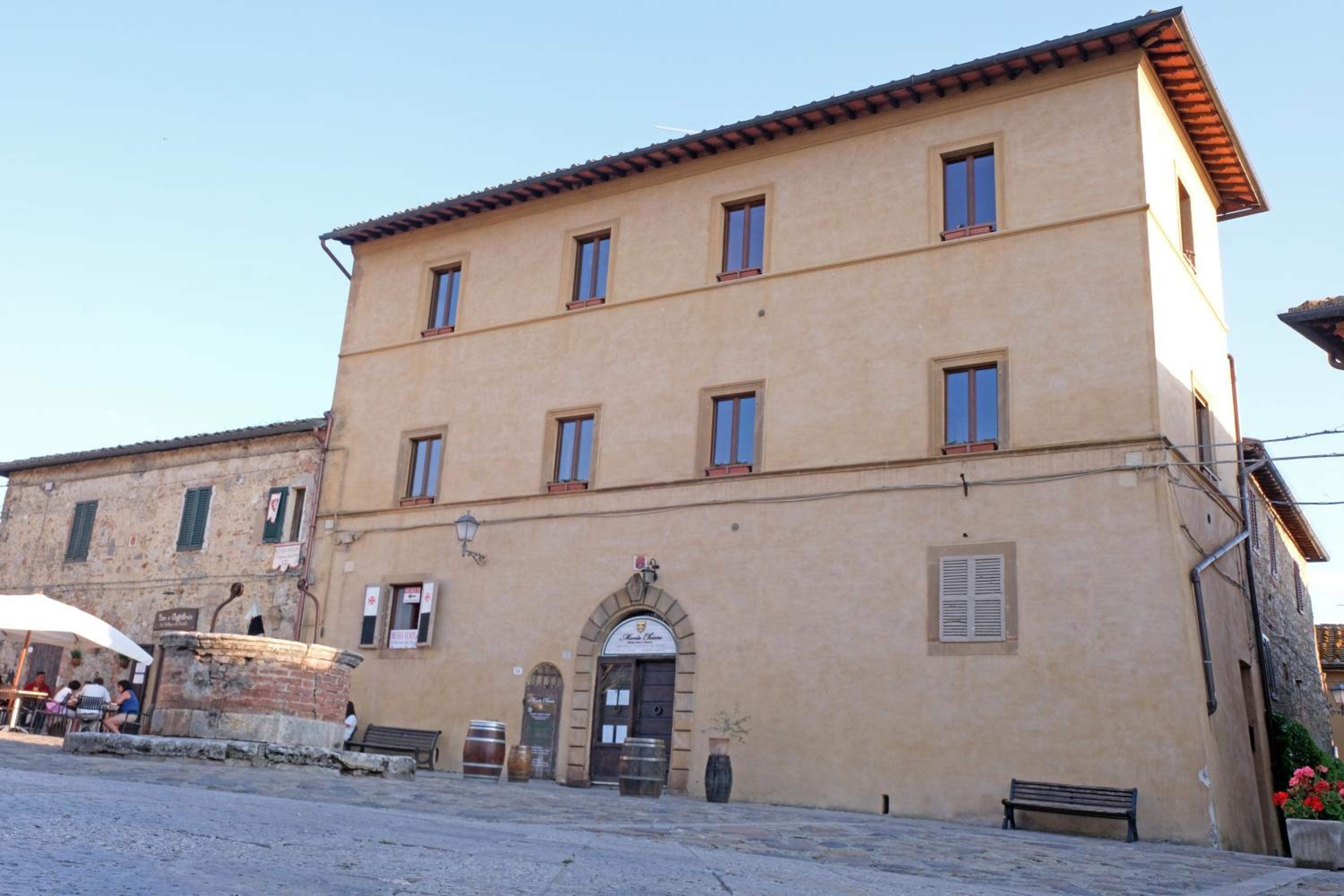Hotel Rooms and Wine al Castello - Image 1